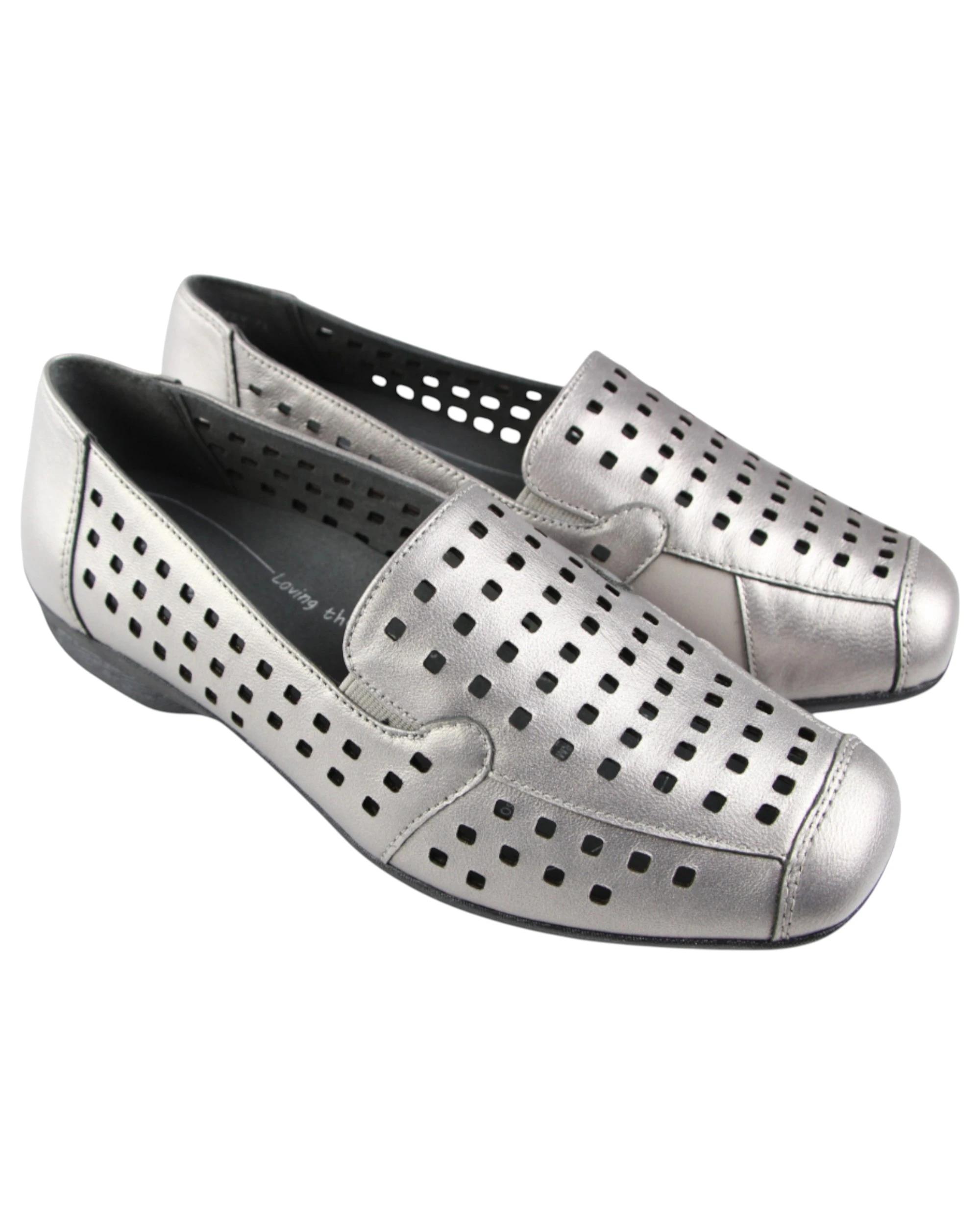 1 HomyPed Womens Lizzy Sandals Slip On Shoes Flats PLATINUM, 1 of 5