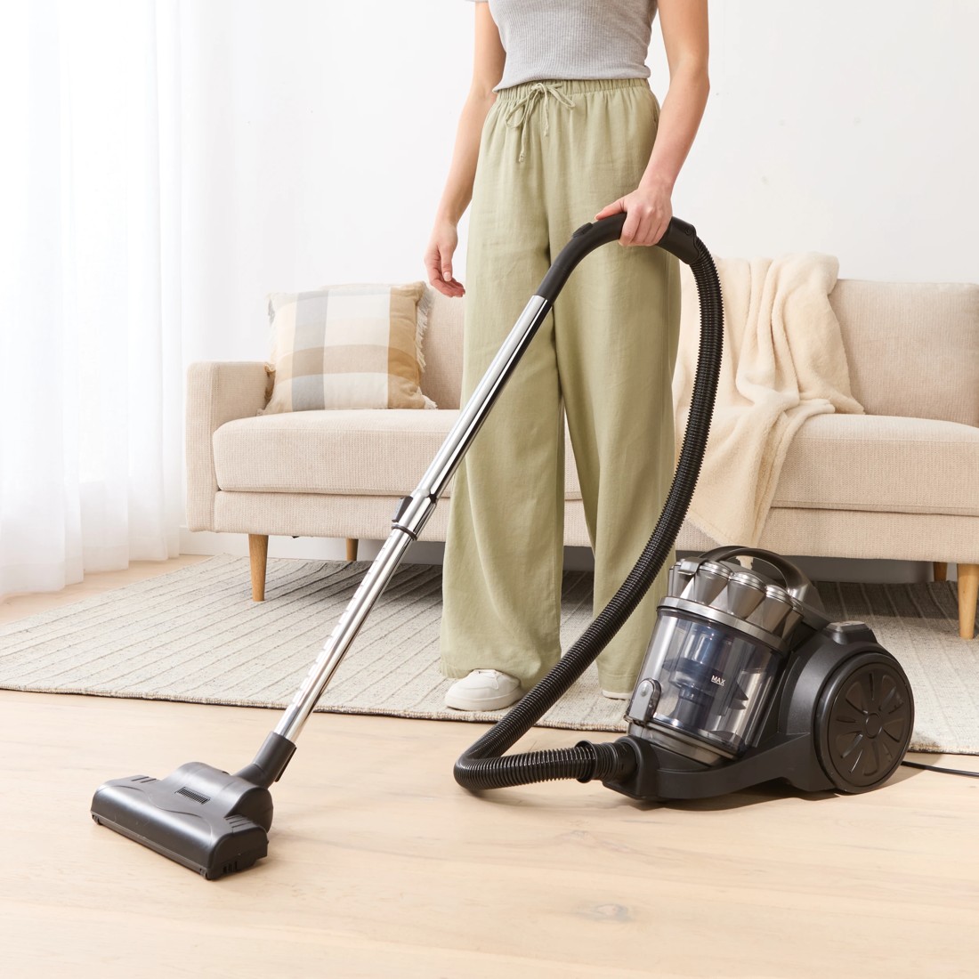 2 2400W Bagless Vacuum, 2 of 9