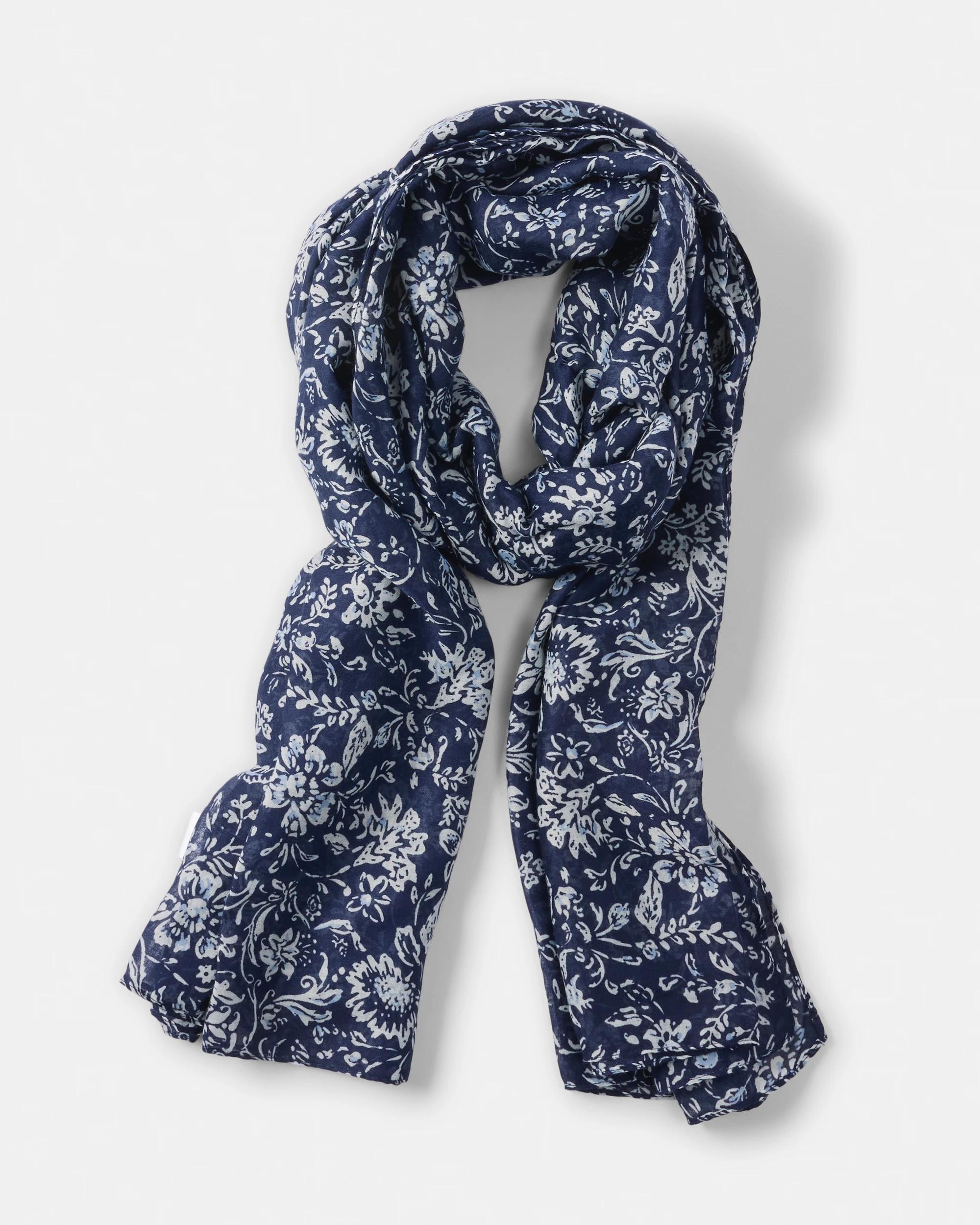 1 Large Lightweight Scarf Nav Chintz, 1 of 3