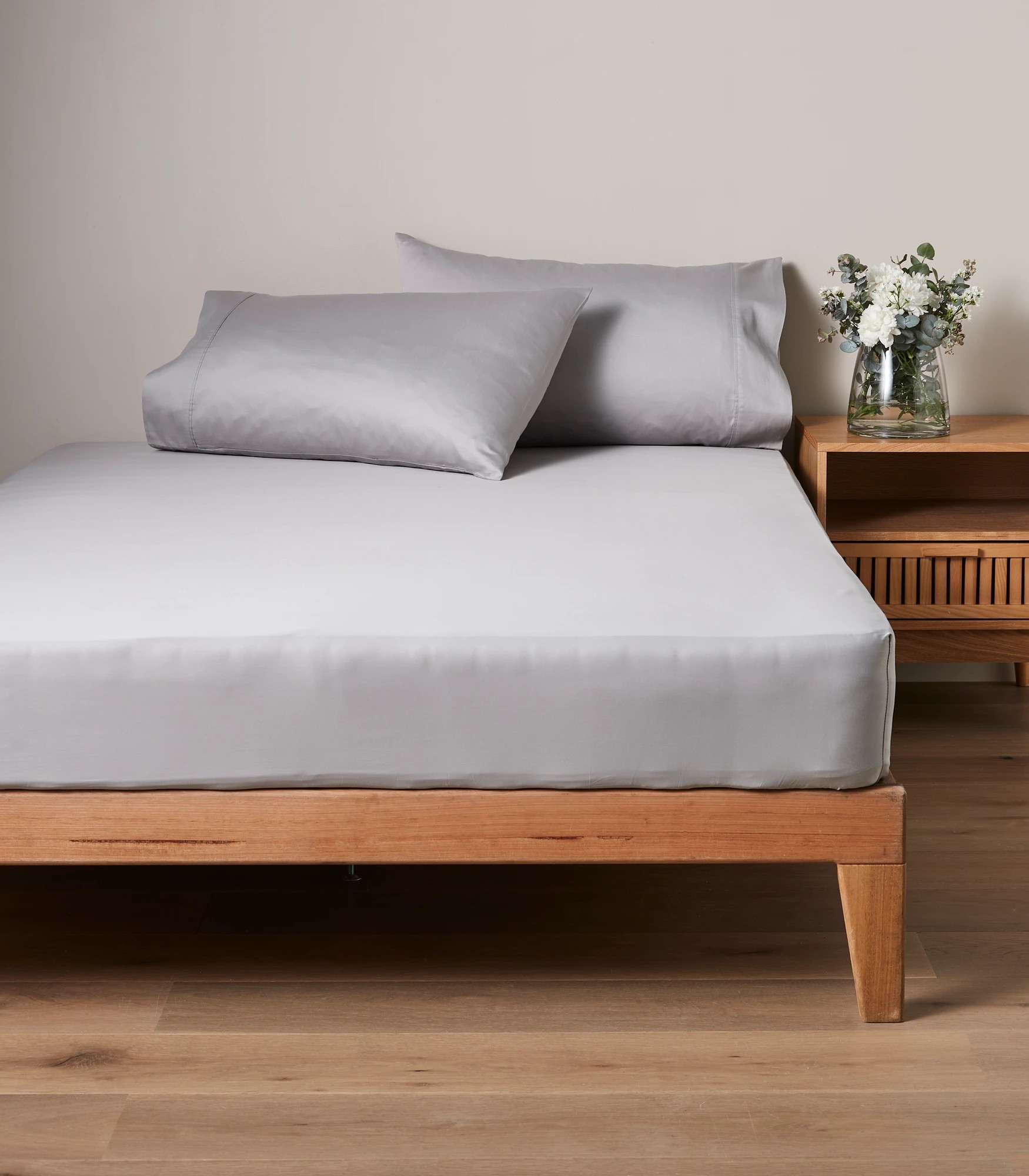 1 Supima 400 Thread Count Cotton Fitted Sheet
 - Double Bed
 - Grey, 1 of 2