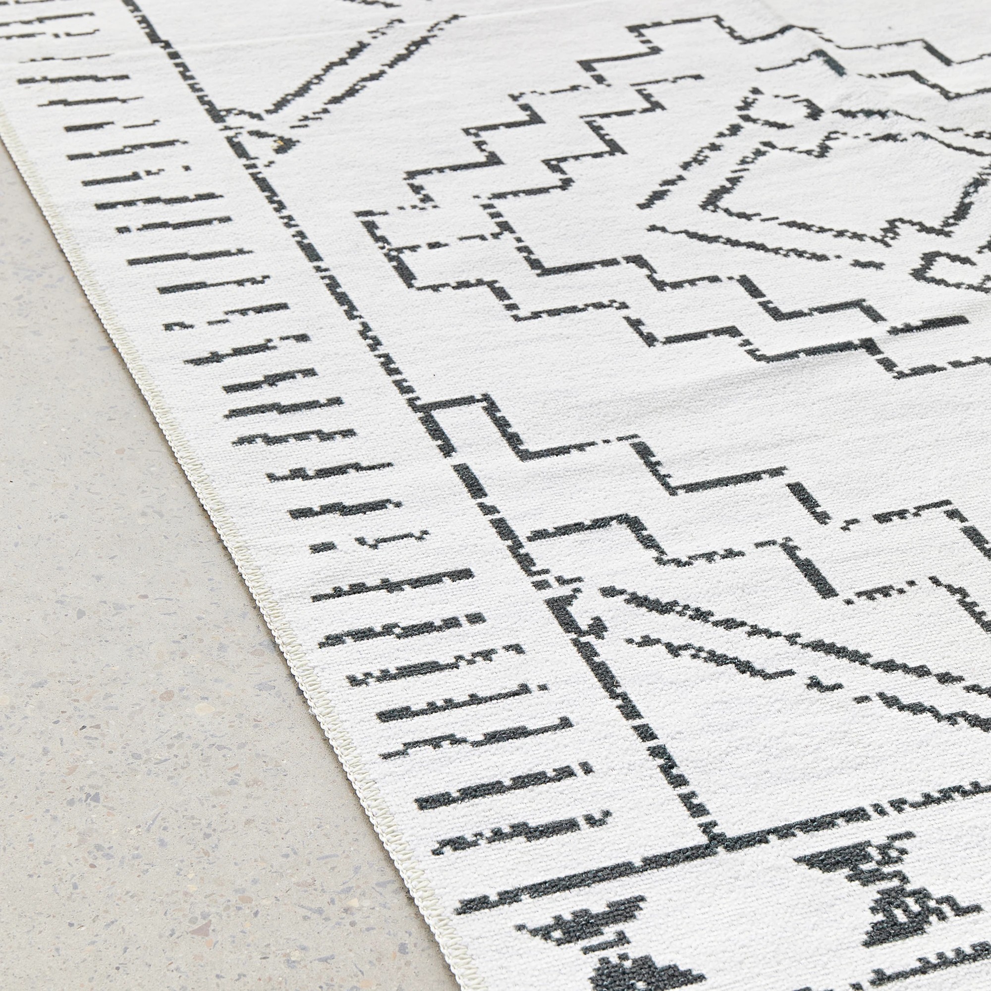 5 Common Ground Rugs Union Leeroy 300x240cm - Extra Large Washable Rug - White, 5 of 6