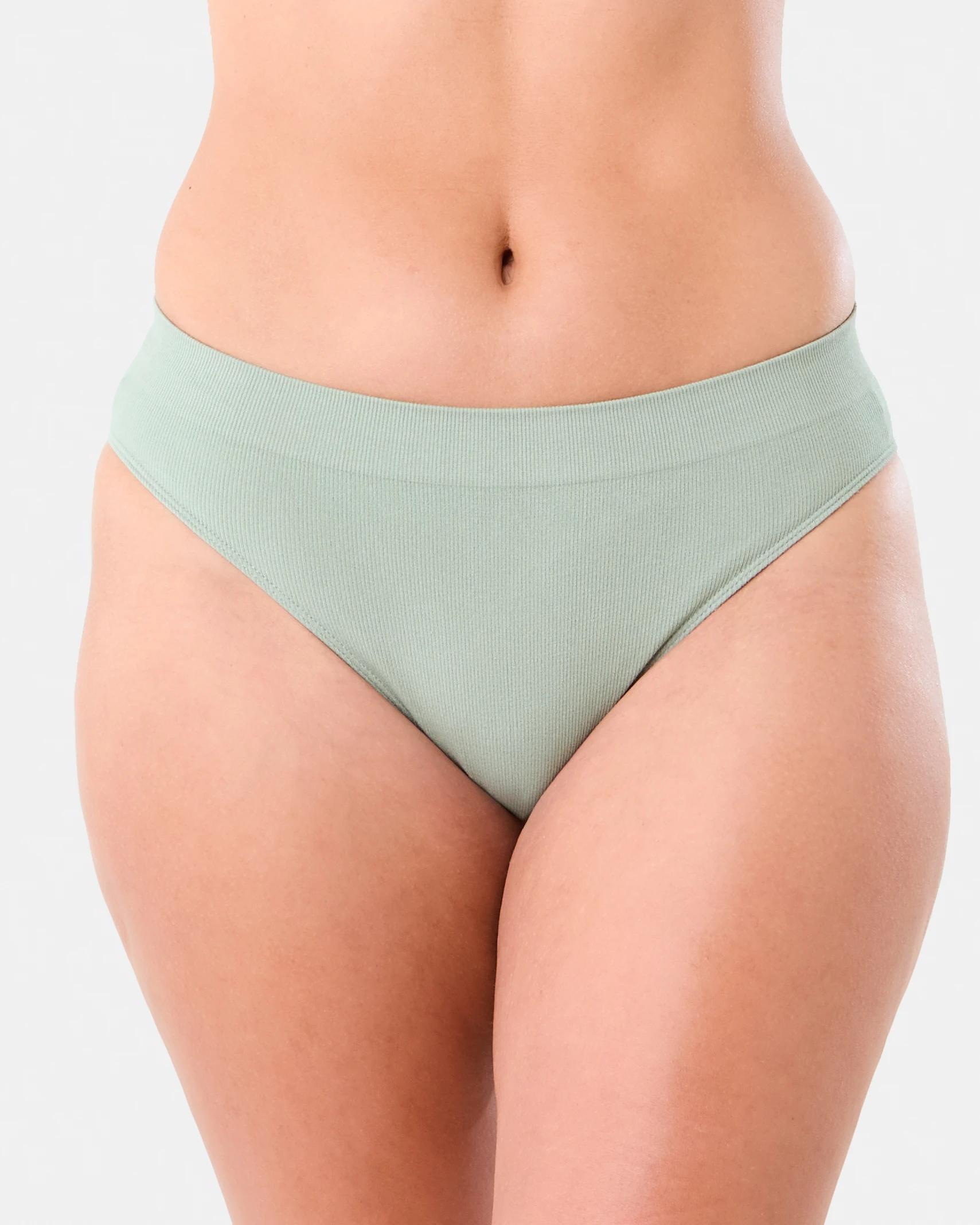 2 3 Pack Seamfree Bamboo Rib Bikini Briefs Som Bk Ig, 2 of 5