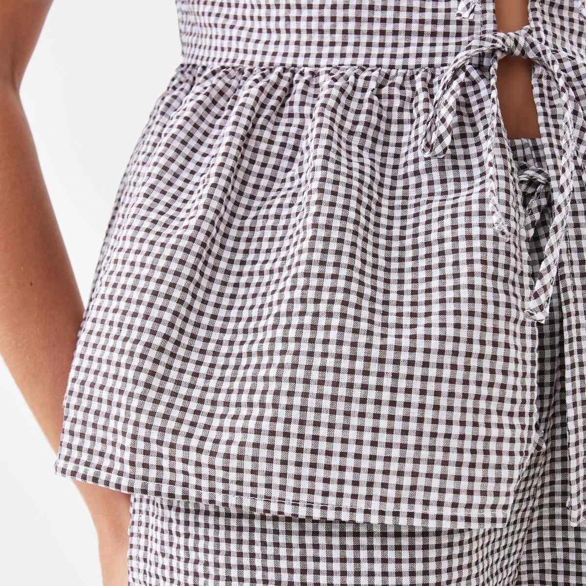 7 Sleeveless Gingham Tie Front Top Brwn Ging, 7 of 7