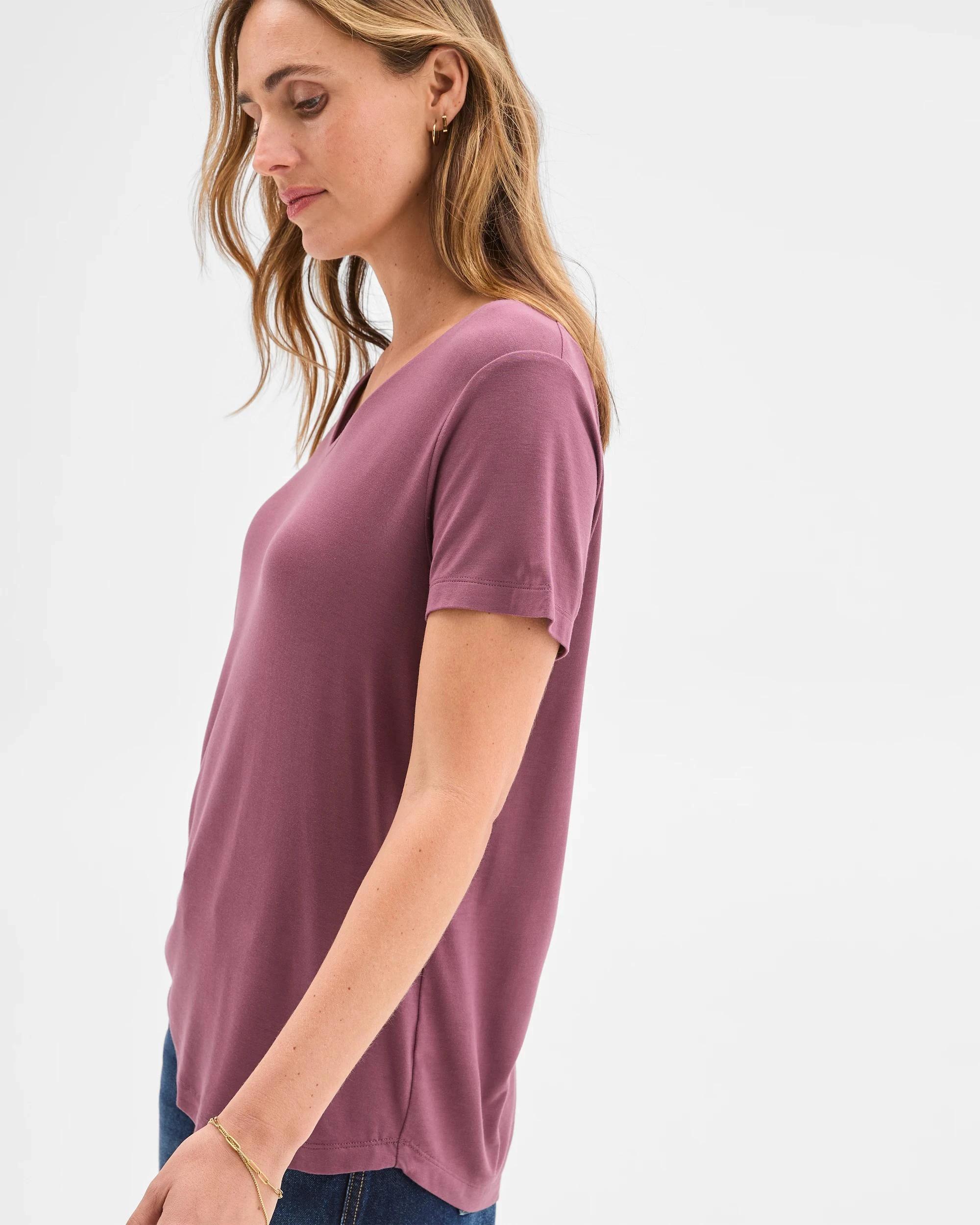 4 Target Woman Short Sleeve V-Neck T-Shirt PLUM WINE, 4 of 5