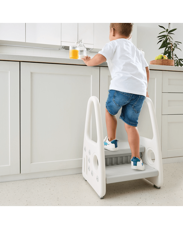 Step Stool with Han