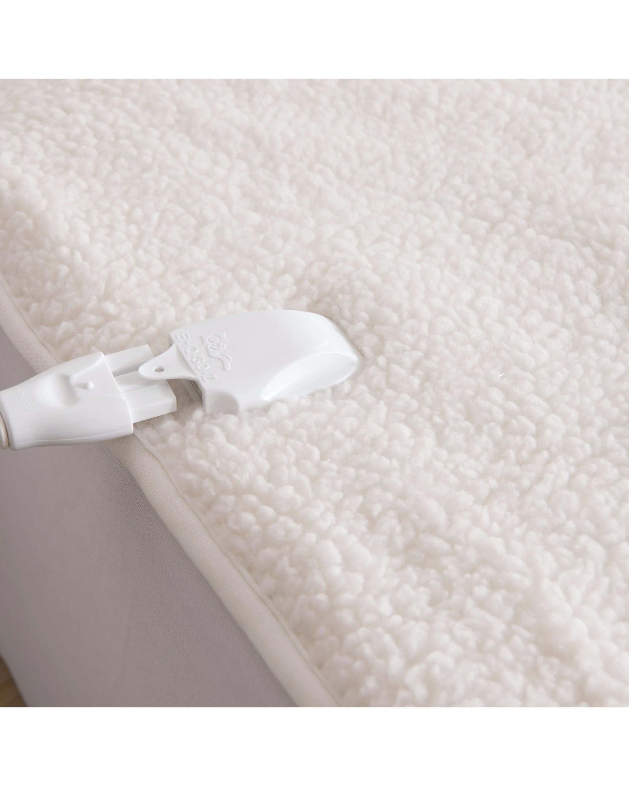 7 Dreamaker Fleece Top Multizone Electric Blanket - King Bed - Beige, 7 of 8