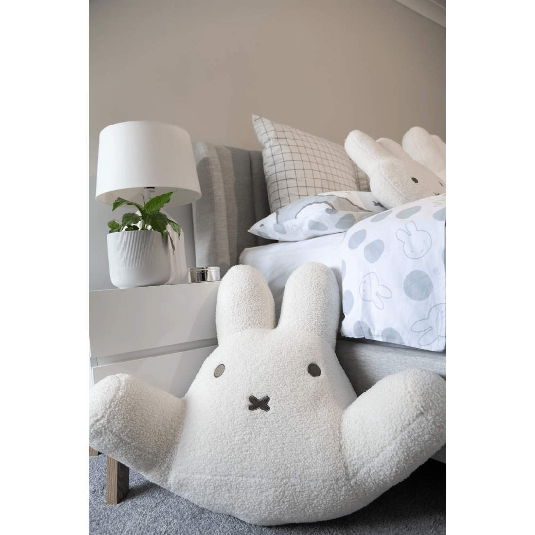 4 Miffy Reading Cushion
 - White, 4 of 4