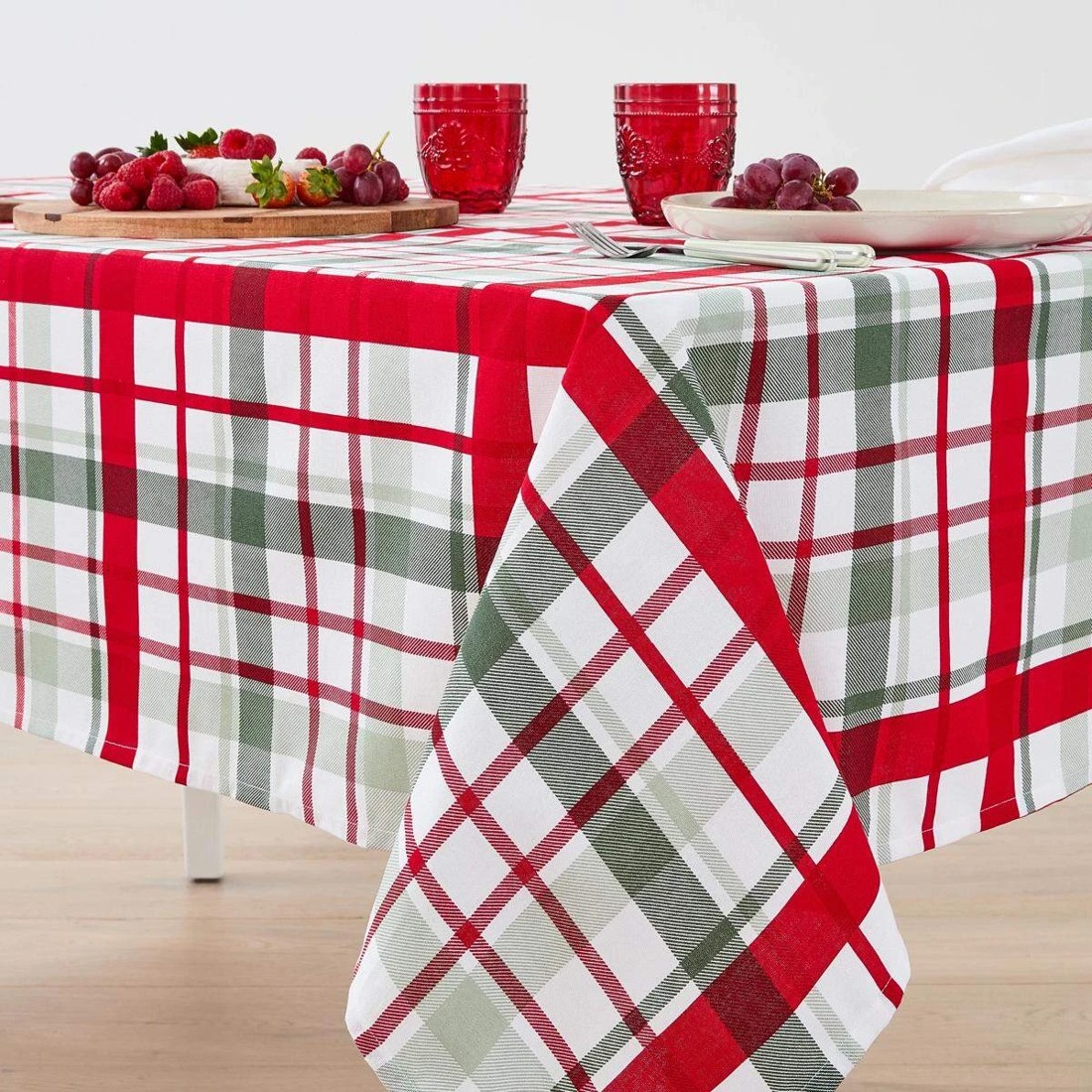 1 Plaid Tablecloth, 1 of 5