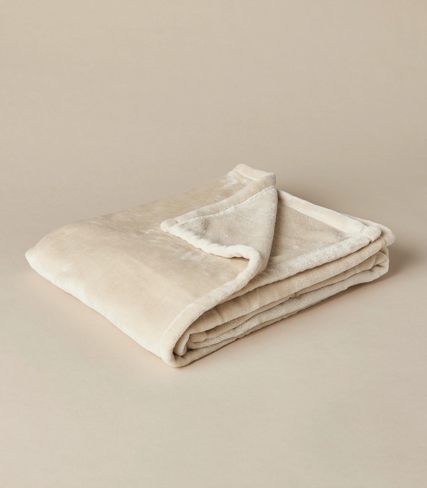 6 Target Super Soft Throw
 - Queen Bed
 - Natural, 6 of 8