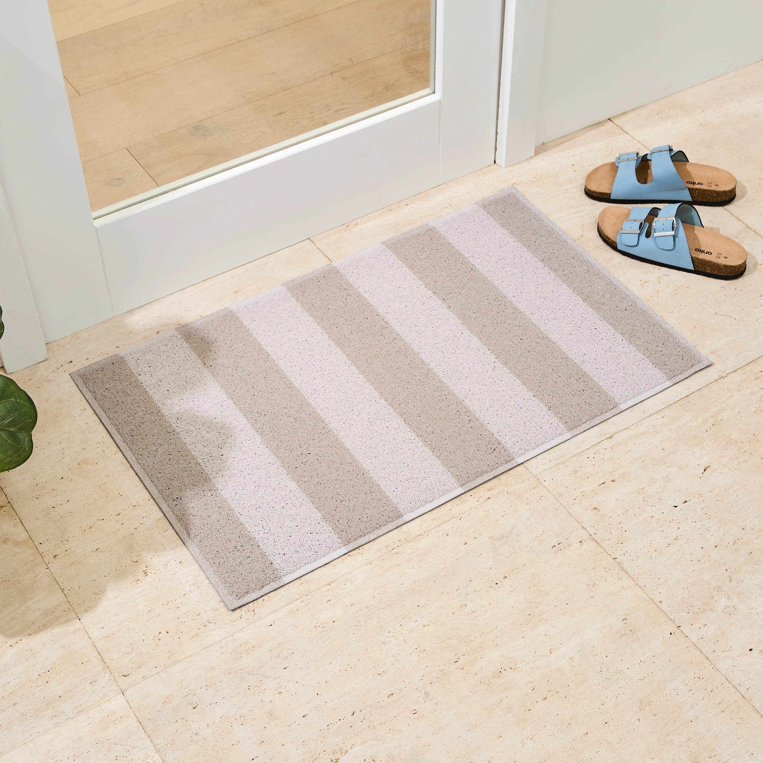 1 Dirt Grip Mat - Natural Stripe, 1 of 5