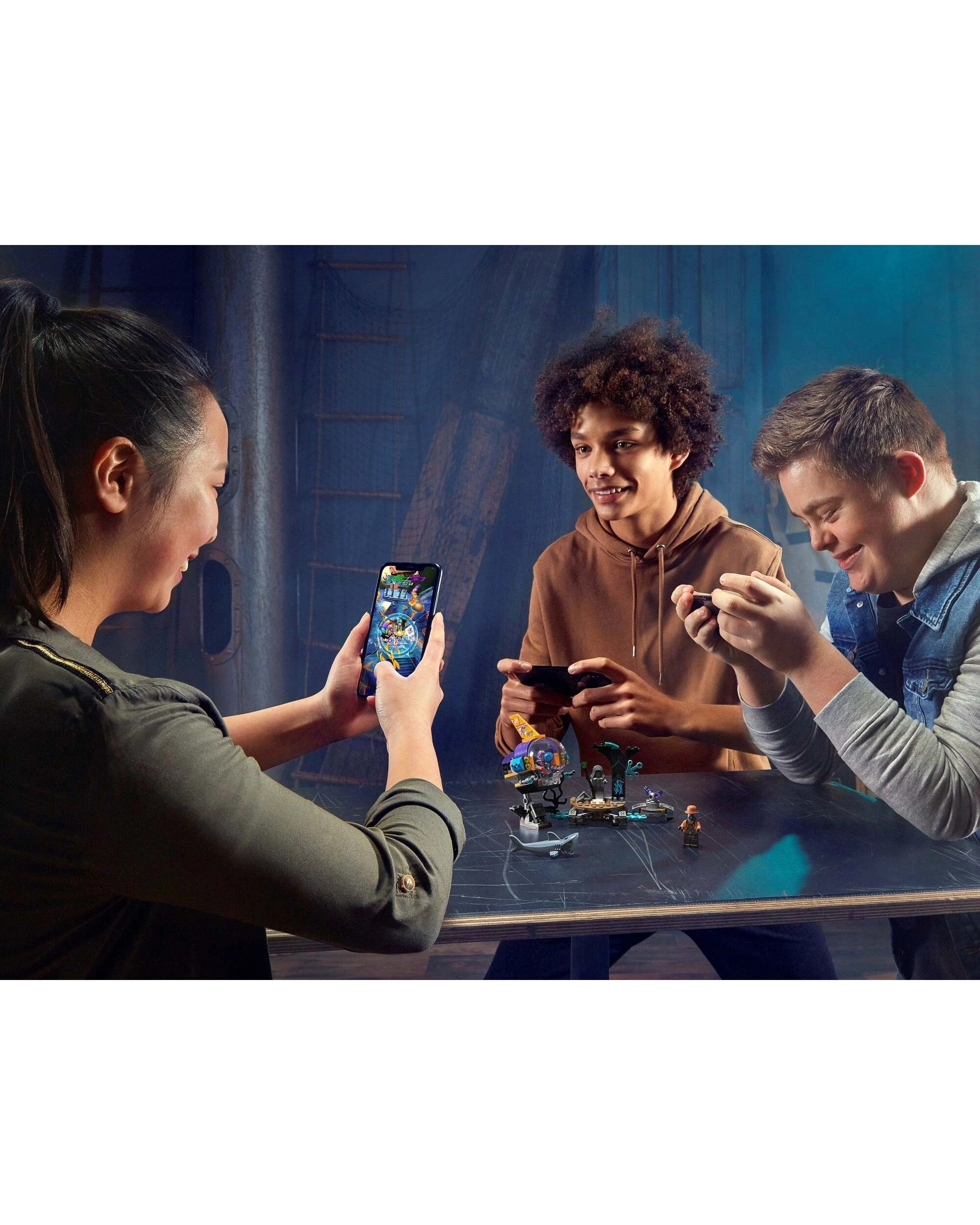 2 LEGO 70433 J.B.'s Submarine: Hidden Side AR Deep Sea Playset, 2 of 5