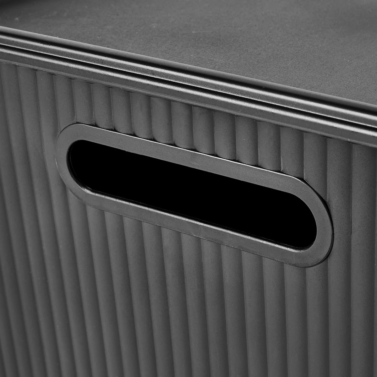 8 18L Ribbed Container - Black, 8 of 10