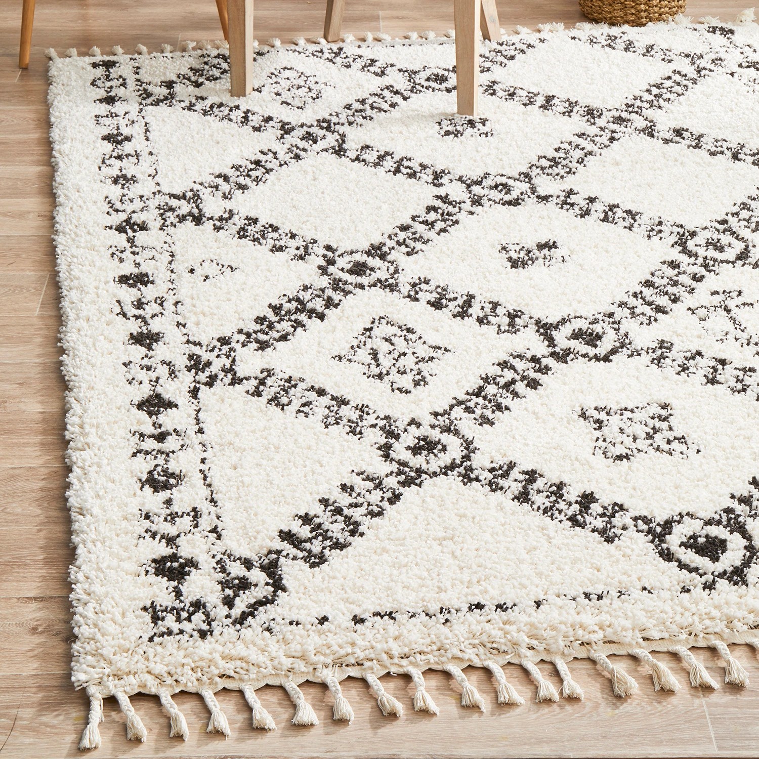 1 Common Ground Rugs Amber 33 230x160cm - Medium Power Loomed Shag Rug - Natural, 1 of 7