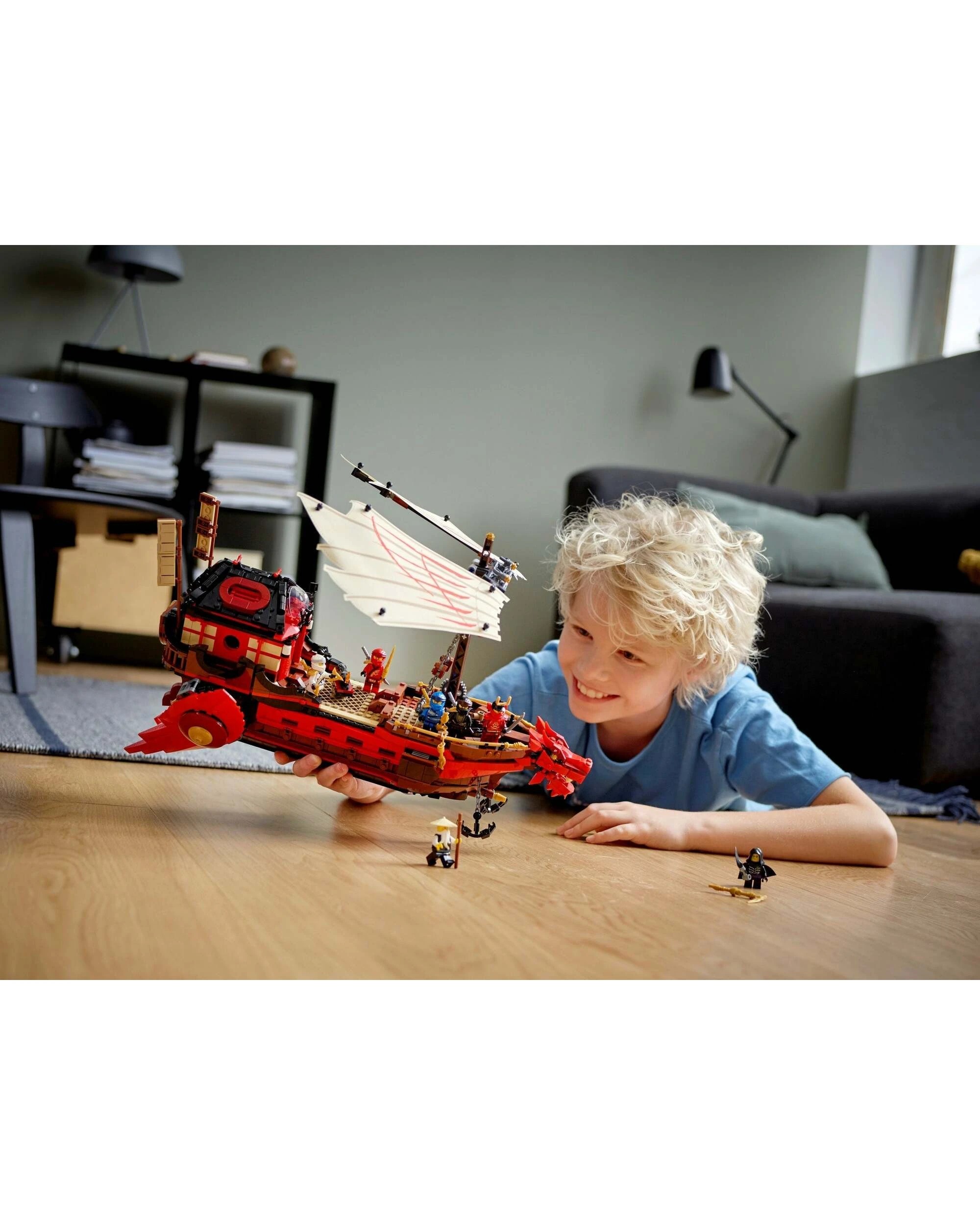 4 LEGO 71705 Destiny's Bounty: NINJAGO Ship & Ninja Minifigures, 4 of 5