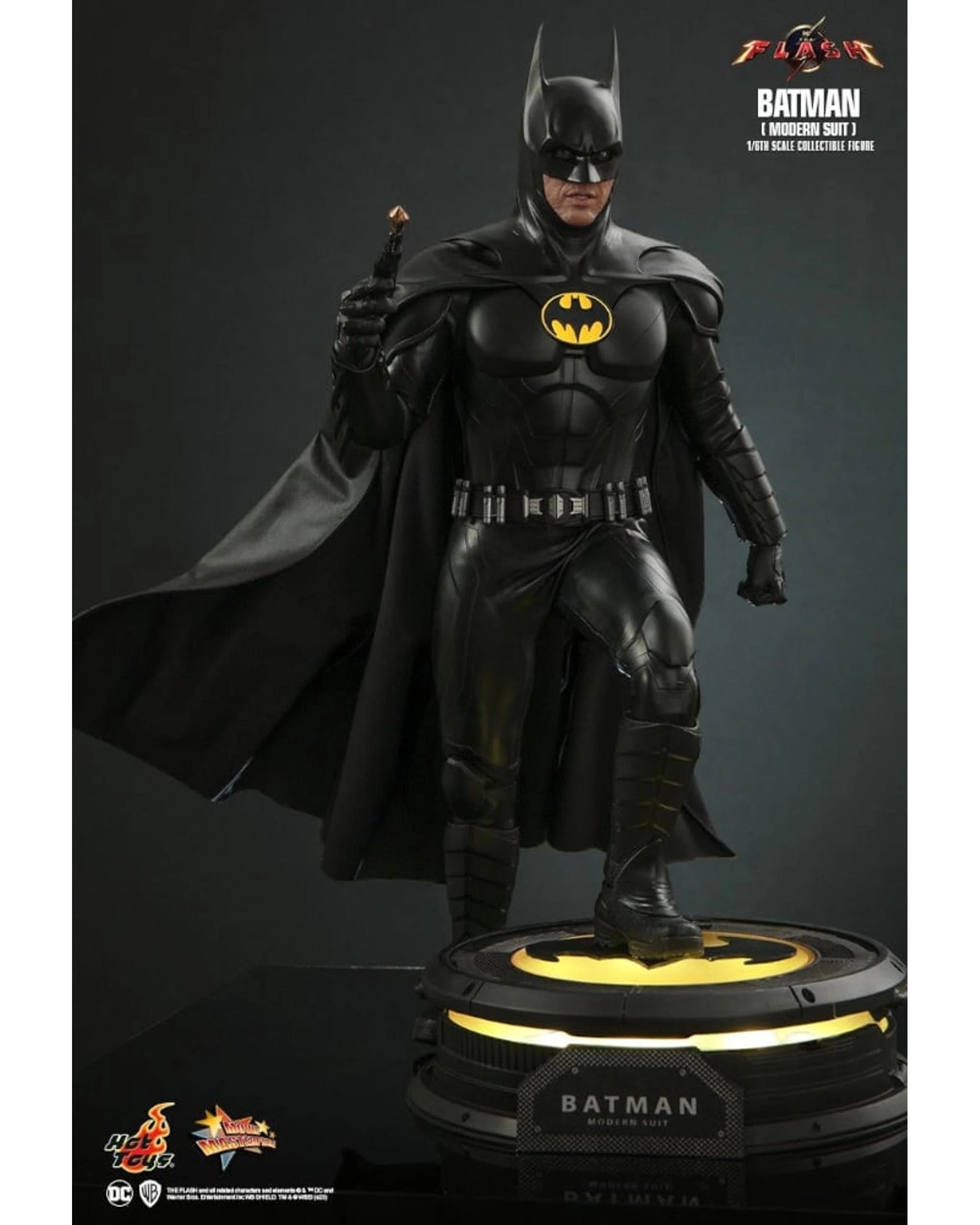6 Hot Toys The Flash 2023 Batman Modern Suit 1:6 Figure, 6 of 10