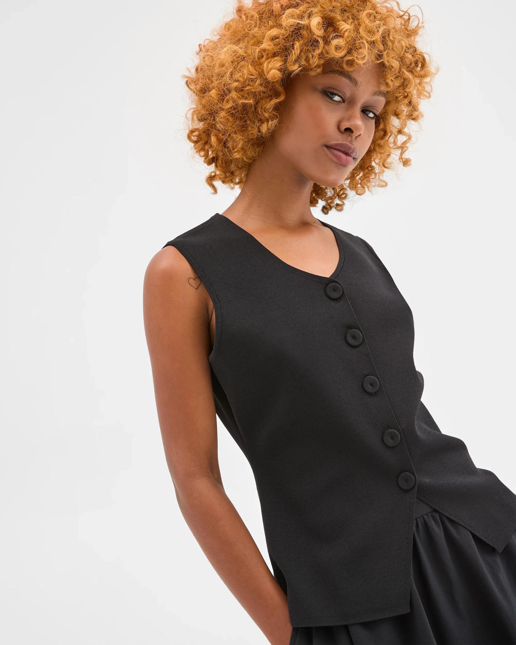 1 Target Petites Petites Sleeveless Crepe Knit Vest BLACK, 1 of 5