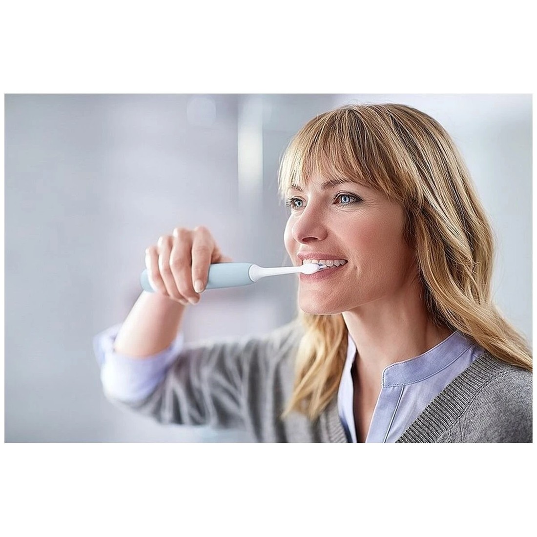 3 Philips Sonicare ProtectiveClean Gum Health Electric Toothbrush Light blue, 3 of 4