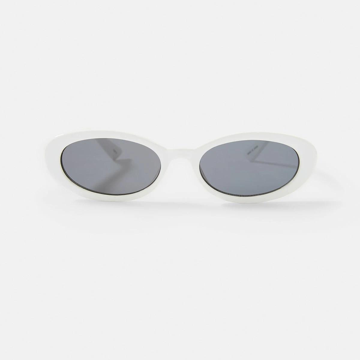 1 Oval Shape Sunglasses White2, 1 of 6