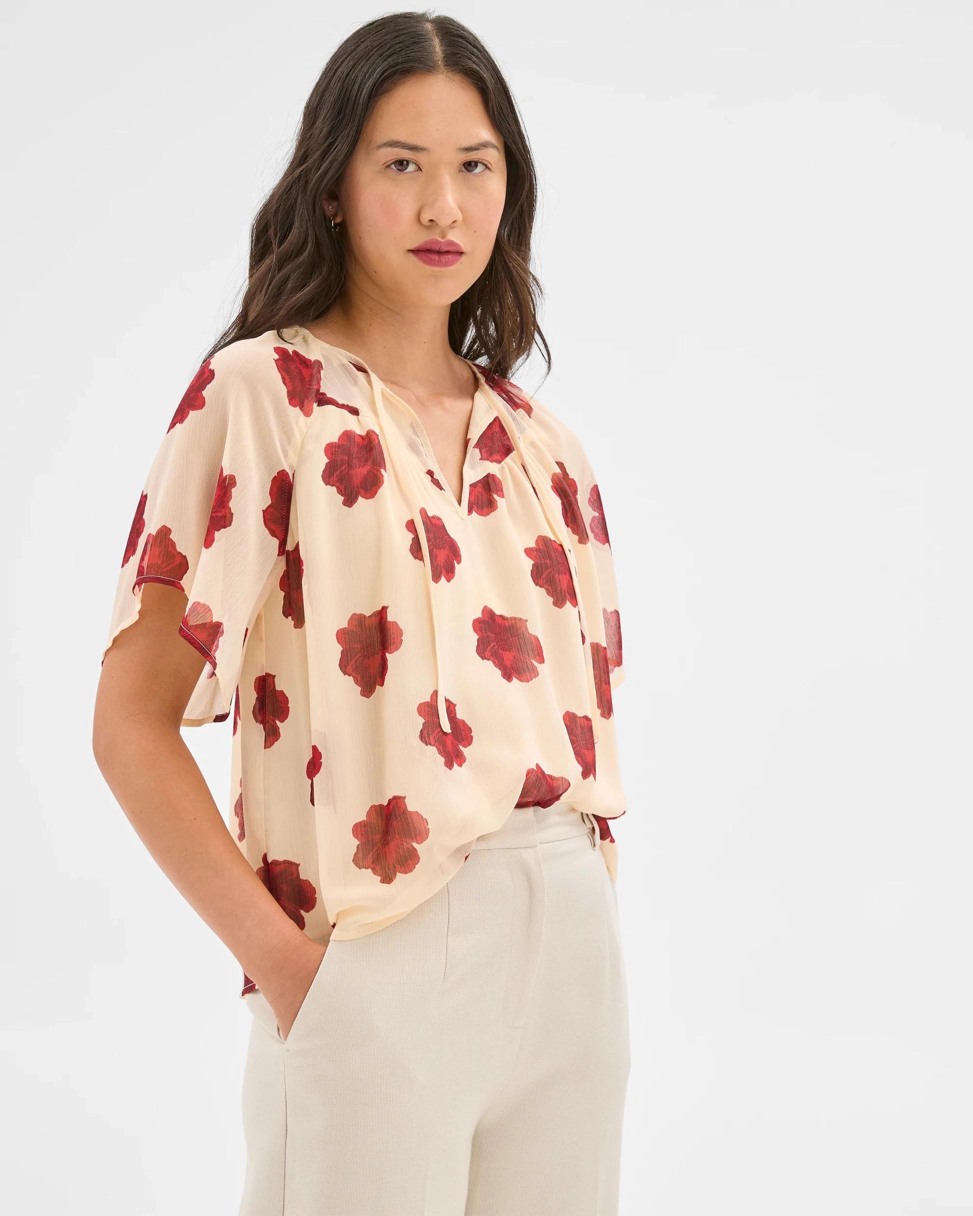 3 Tie Front Top - Preview CRIMSON FLORAL, 3 of 5