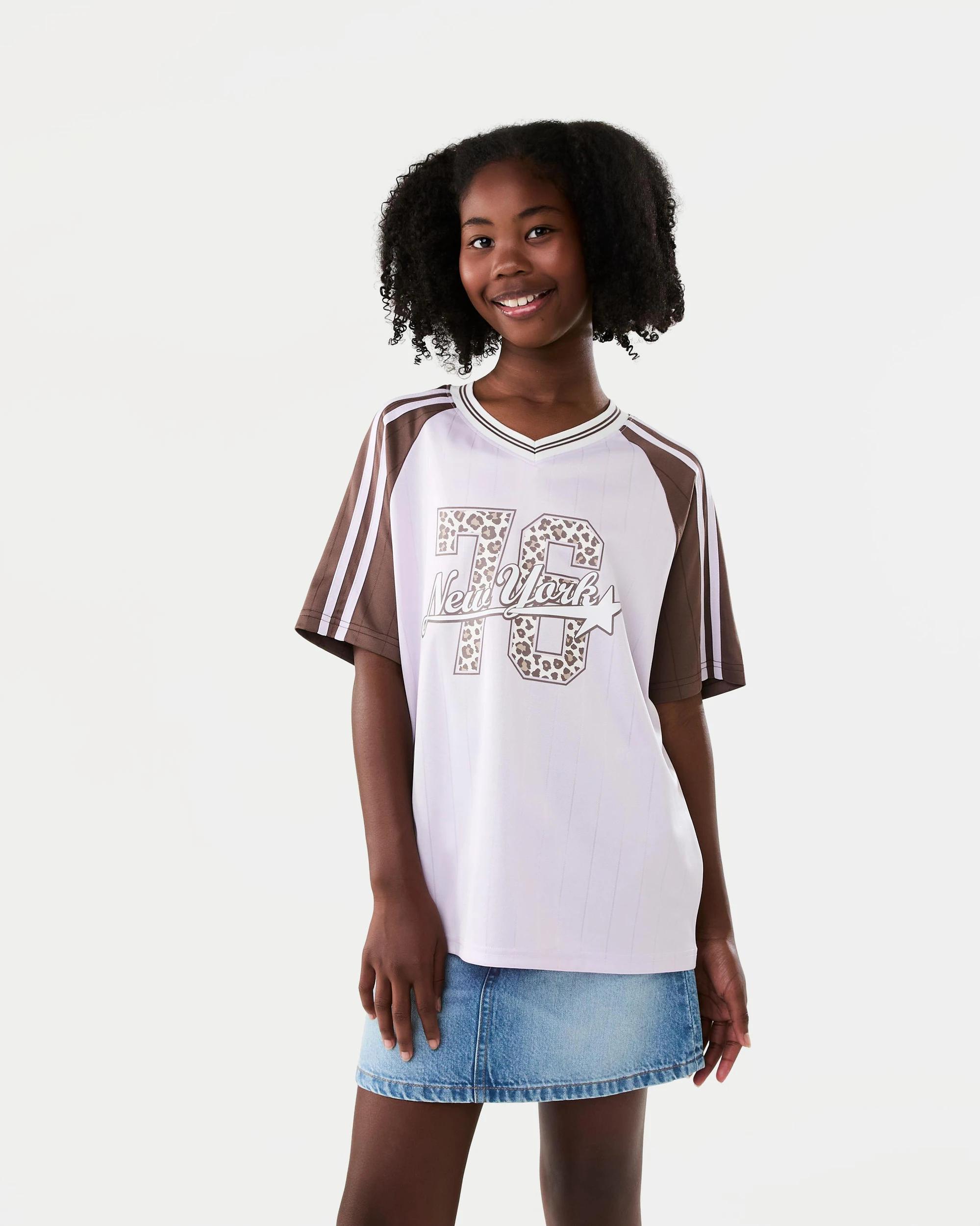 1 V-Neck Oversized T-shirt Prpl Type, 1 of 7