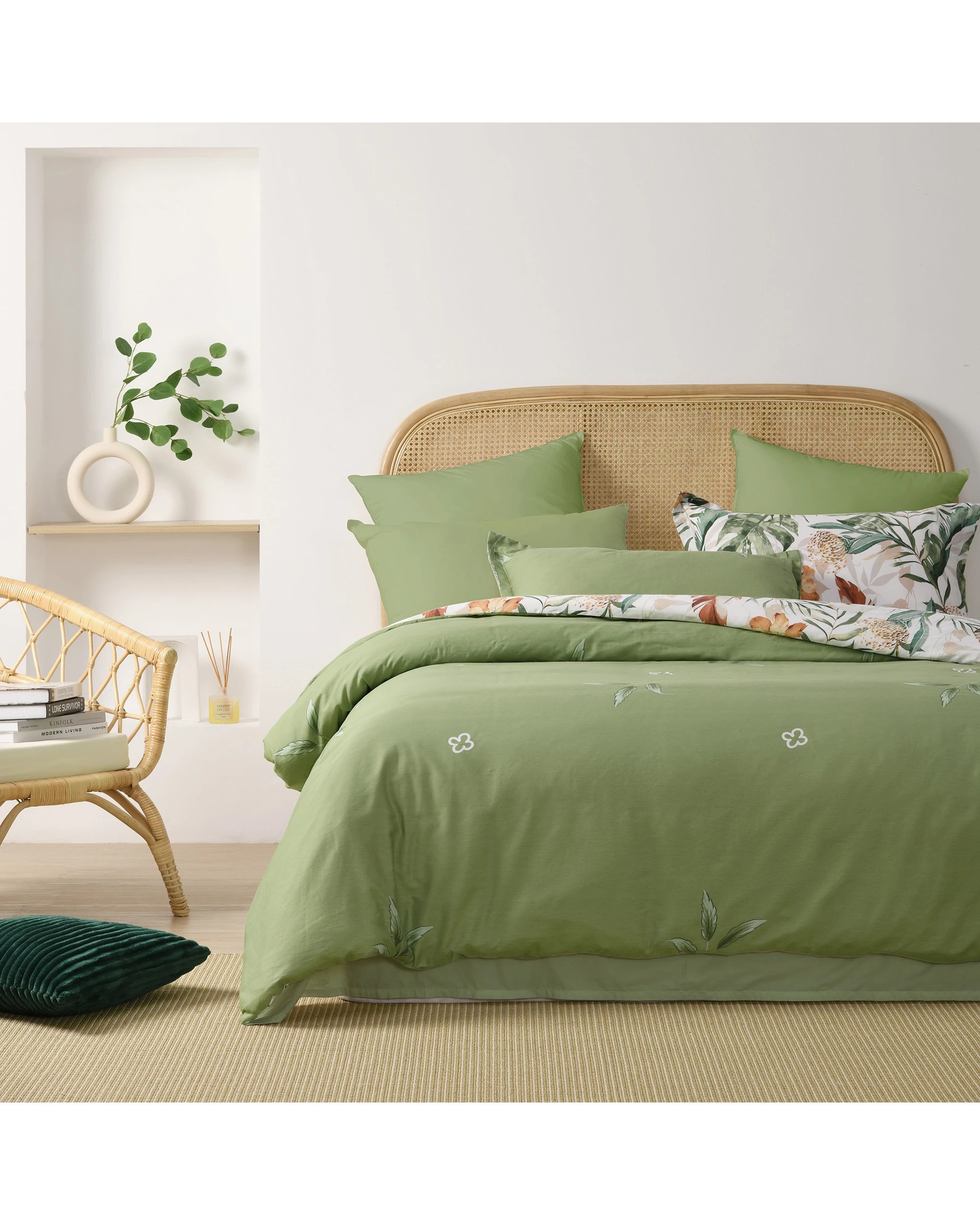 2 Dreamaker Isla 100% Cotton Reversible Quilt Cover Set - Double Bed - Green, 2 of 8