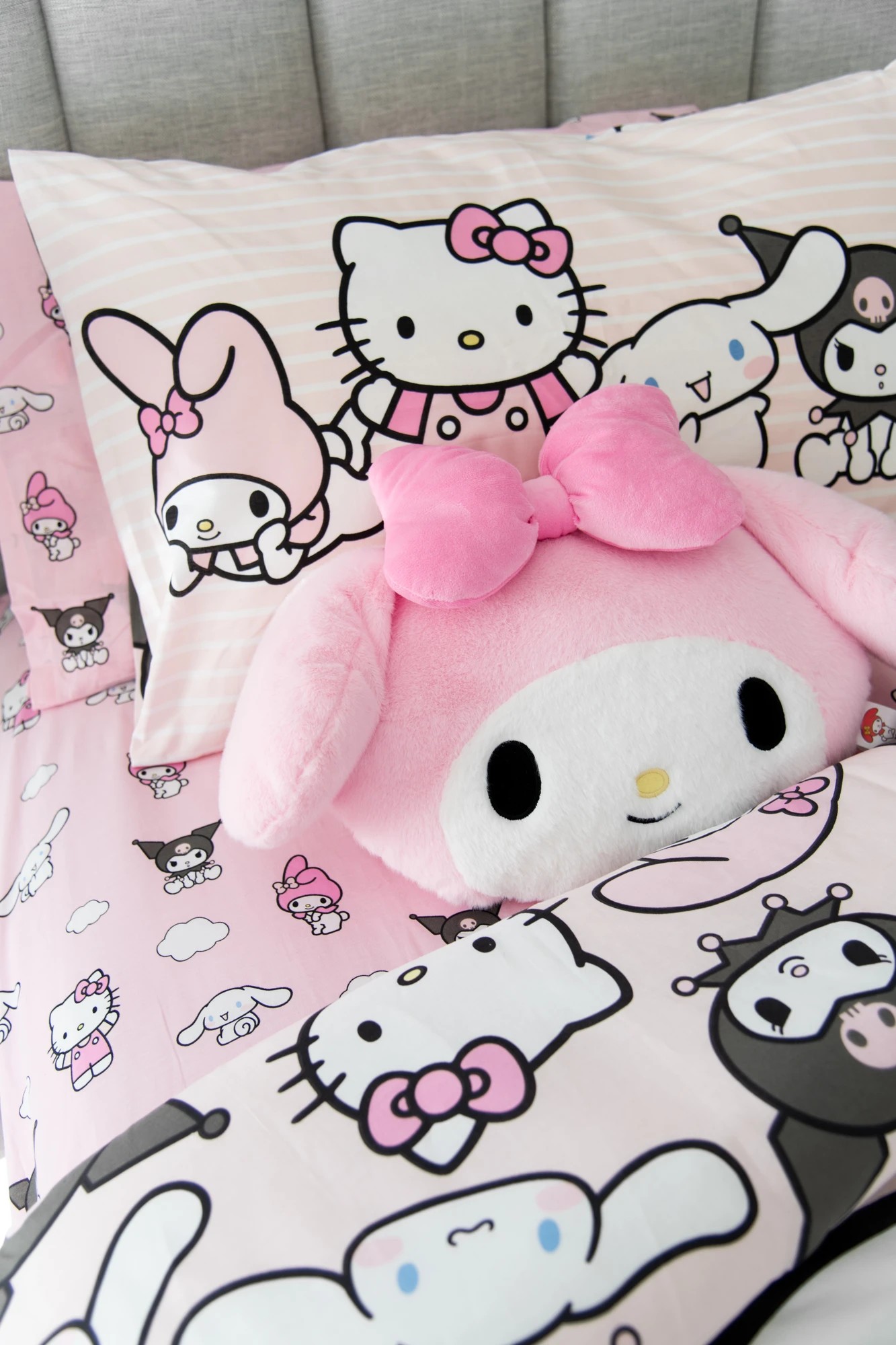 3 Hello Kitty & Friends Fitted Sheet Set
 - Single Bed
 - Pink, 3 of 3