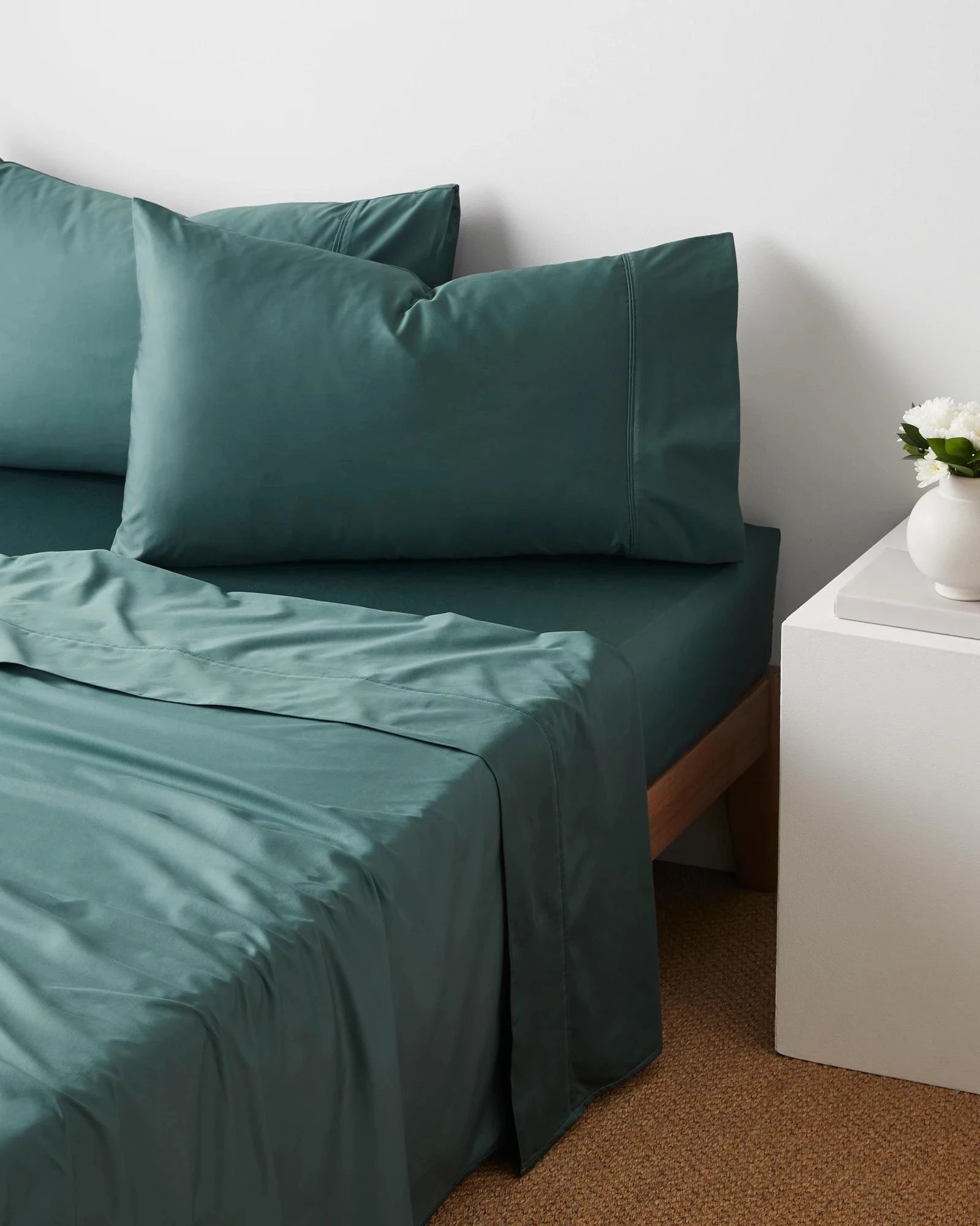 1 Target Egyptian Cotton 600 Thread Count Deep Sheet Set - King Bed - Green, 1 of 2