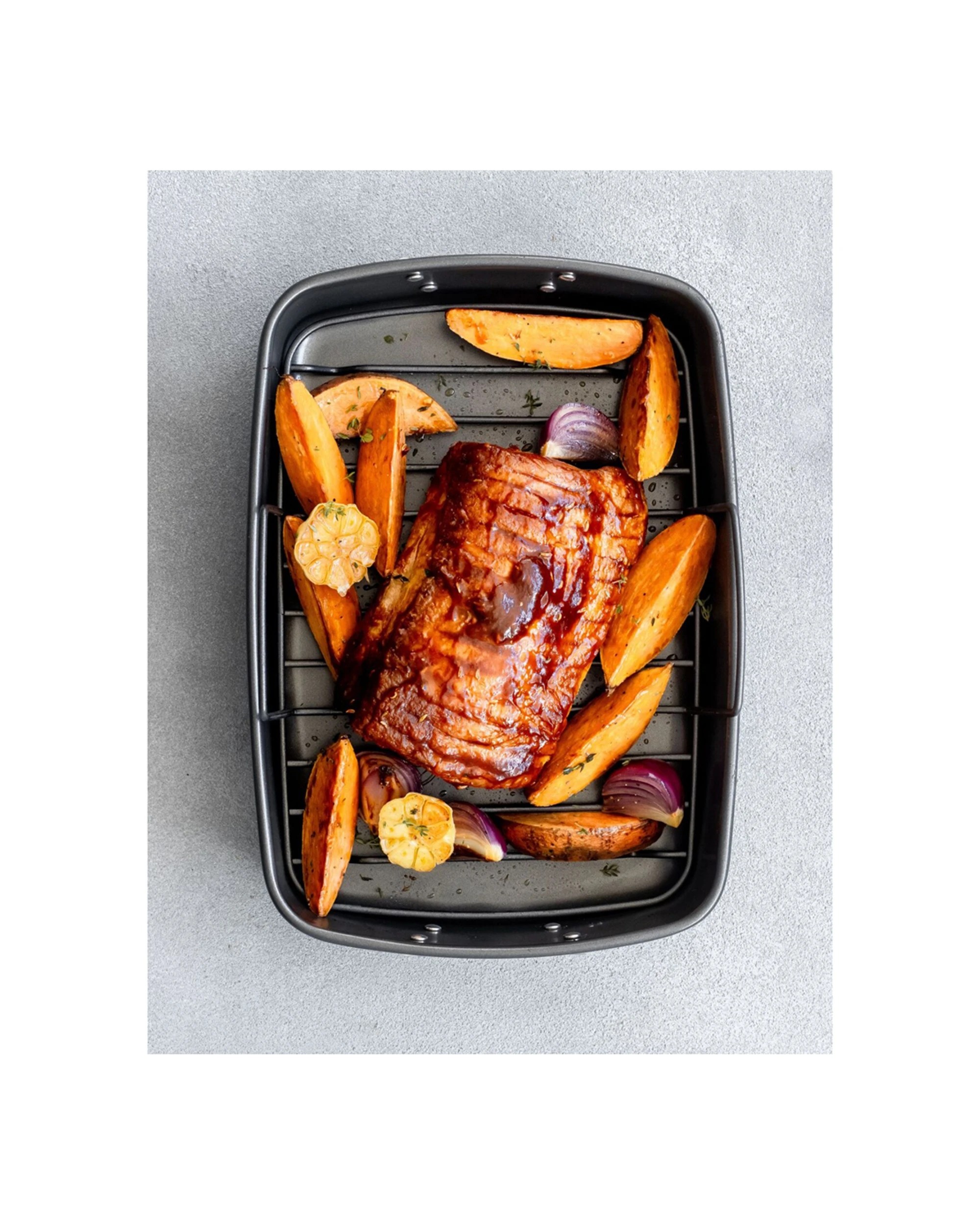 7 MasterCraft 40x28cm Heavy Base Non-Stick Roaster With Removable Roasting Rack - Black, 7 of 8