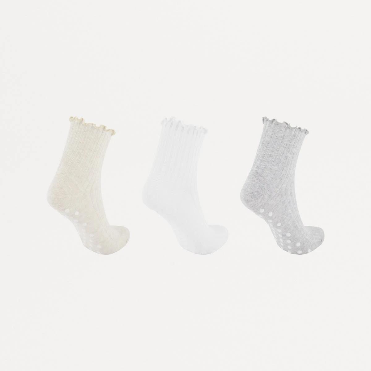 2 3 Pack Frill Quarter Crew Non-Slip Socks ROSETTES MULTI, 2 of 3