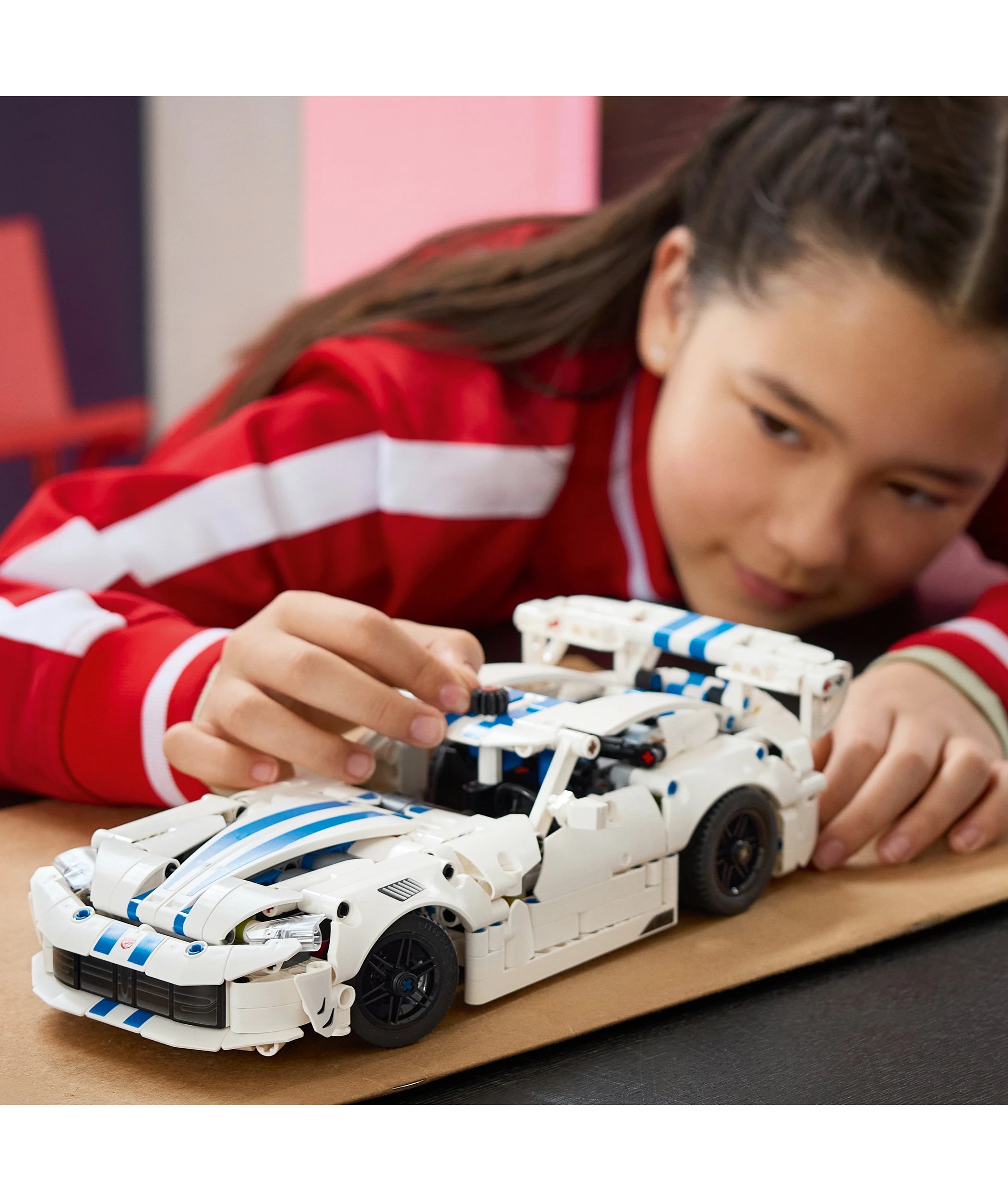 8 LEGO Technic Dodge Viper GTS-R Sports Car 42234, 8 of 10