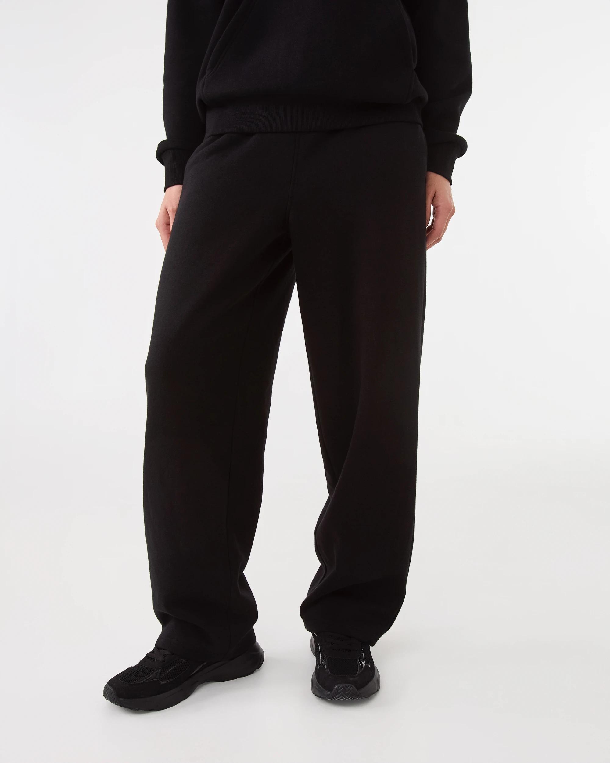 1 Active Womens Barrel Leg Fleece Trackpants Black, 1 of 6