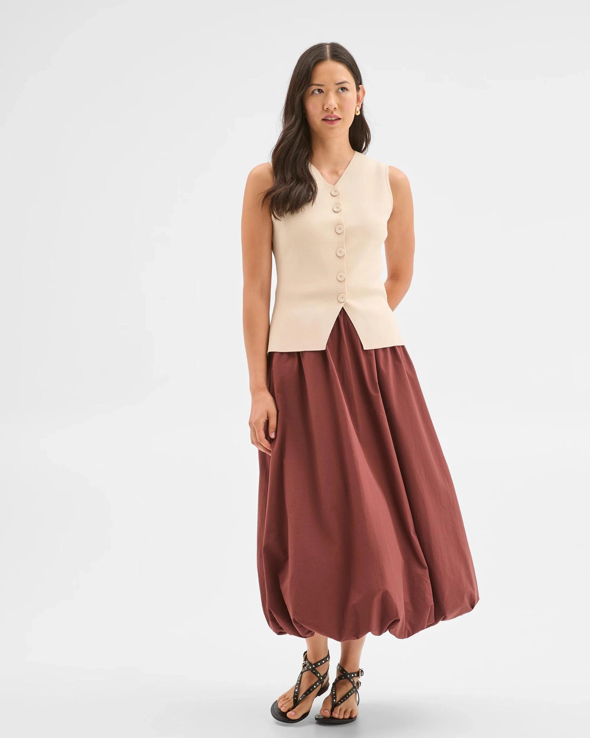 3 Target Preview Sleeveless Crepe Knit Vest SANDSHELL, 3 of 8