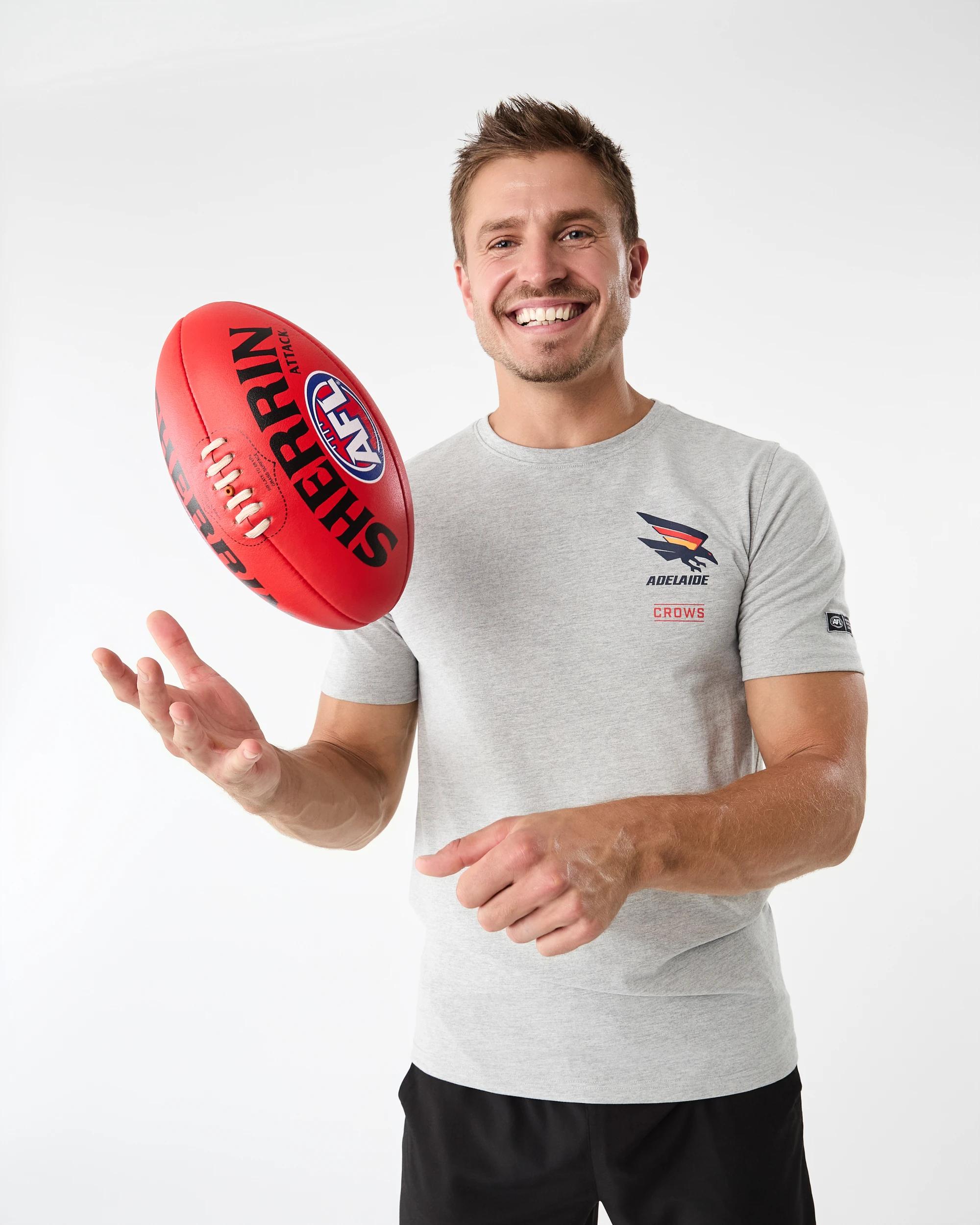 1 Official AFL Adult T-shirt Adelaide, 1 of 9
