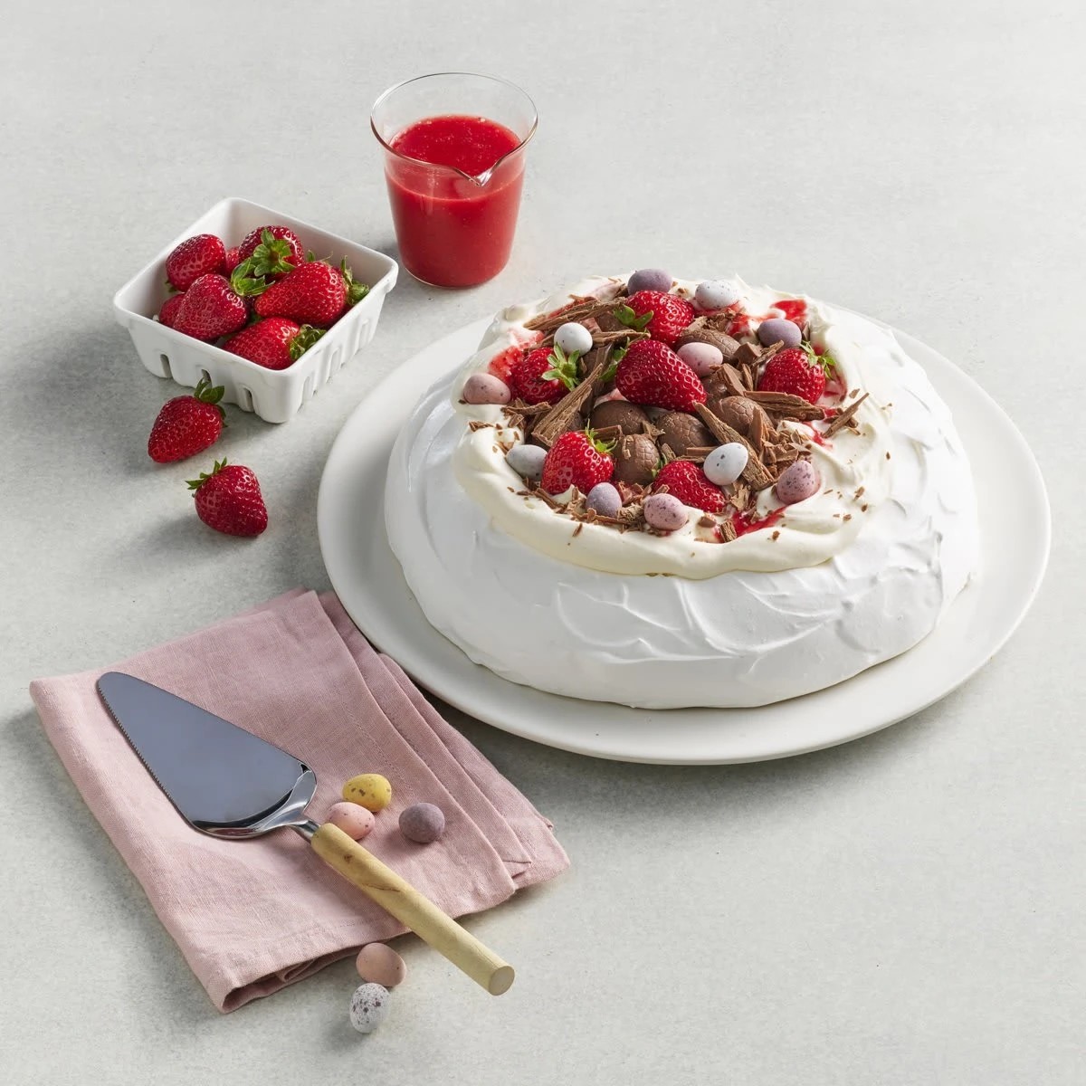 3 Cadbury Dairy Milk Strawberry Easter Egg Bag 118g, 3 of 3