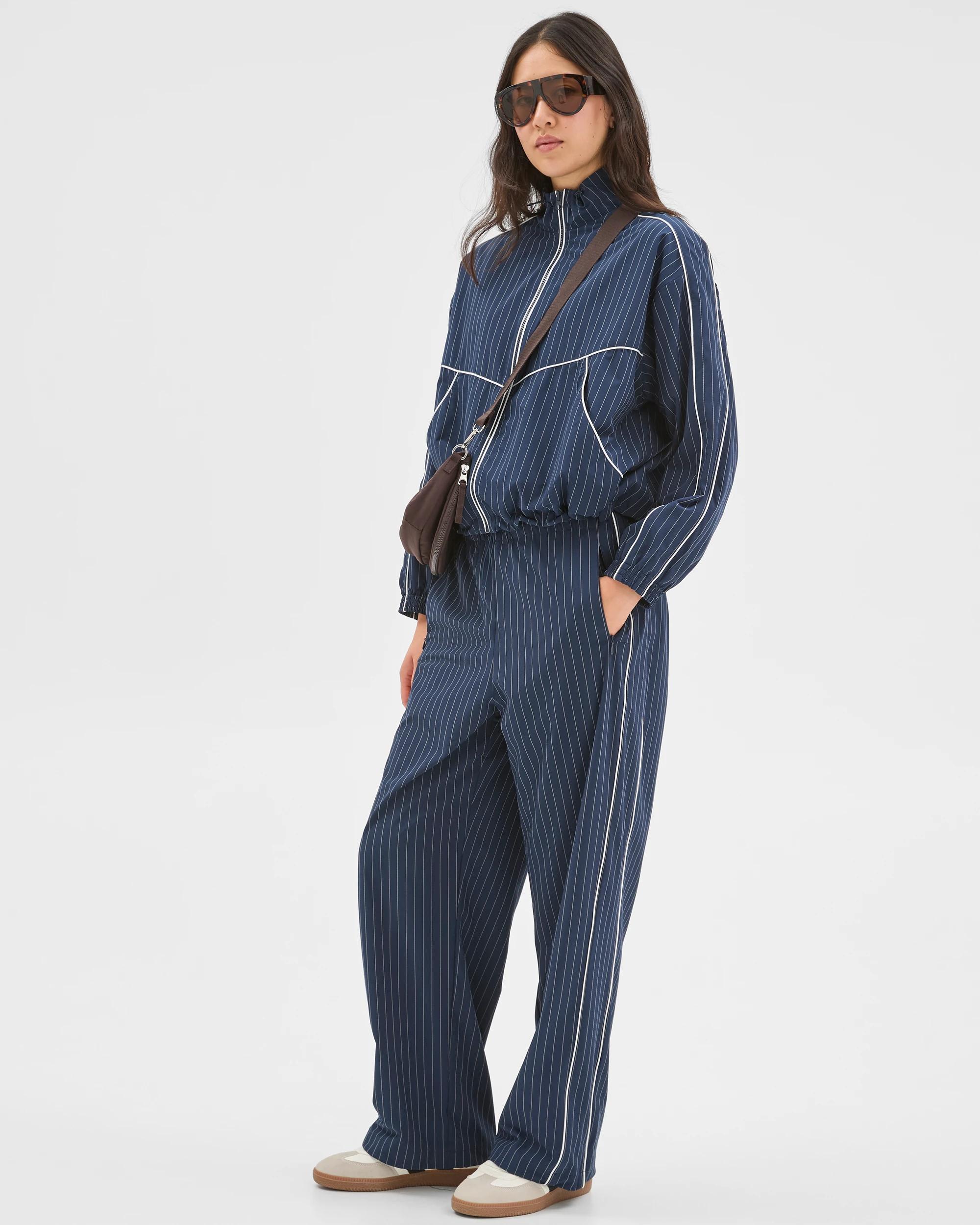 2 Target Active Motion Stripe Trackpants NAVY STRIPE, 2 of 7