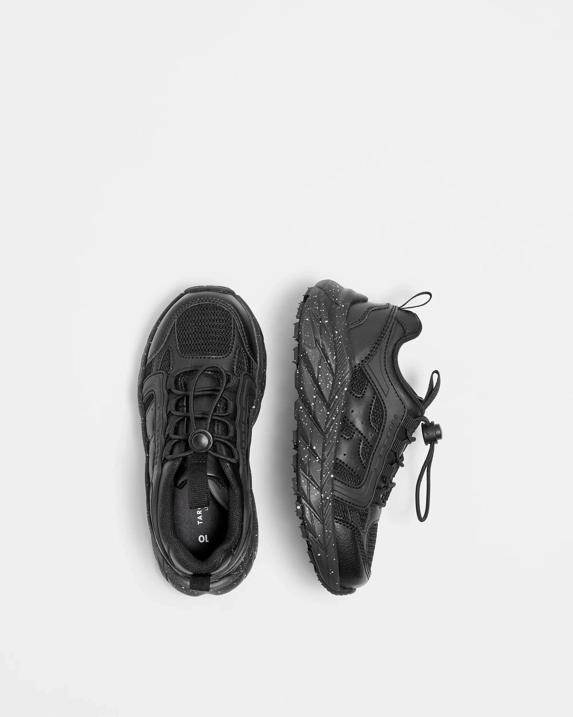 2 Target Kids Boys Hiking Sneaker BLACK, 2 of 3