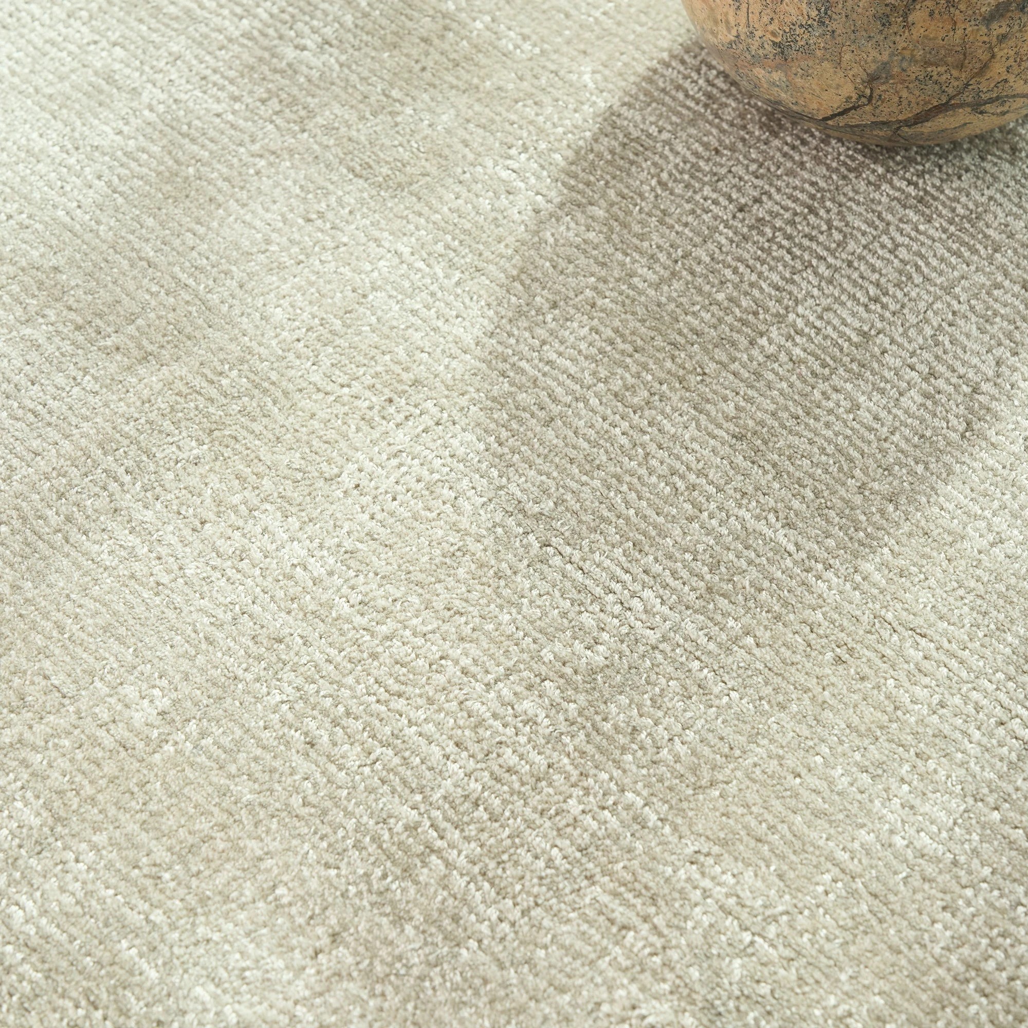 4 Common Ground Rugs Serene 45 320x230cm - Silver, 4 of 9