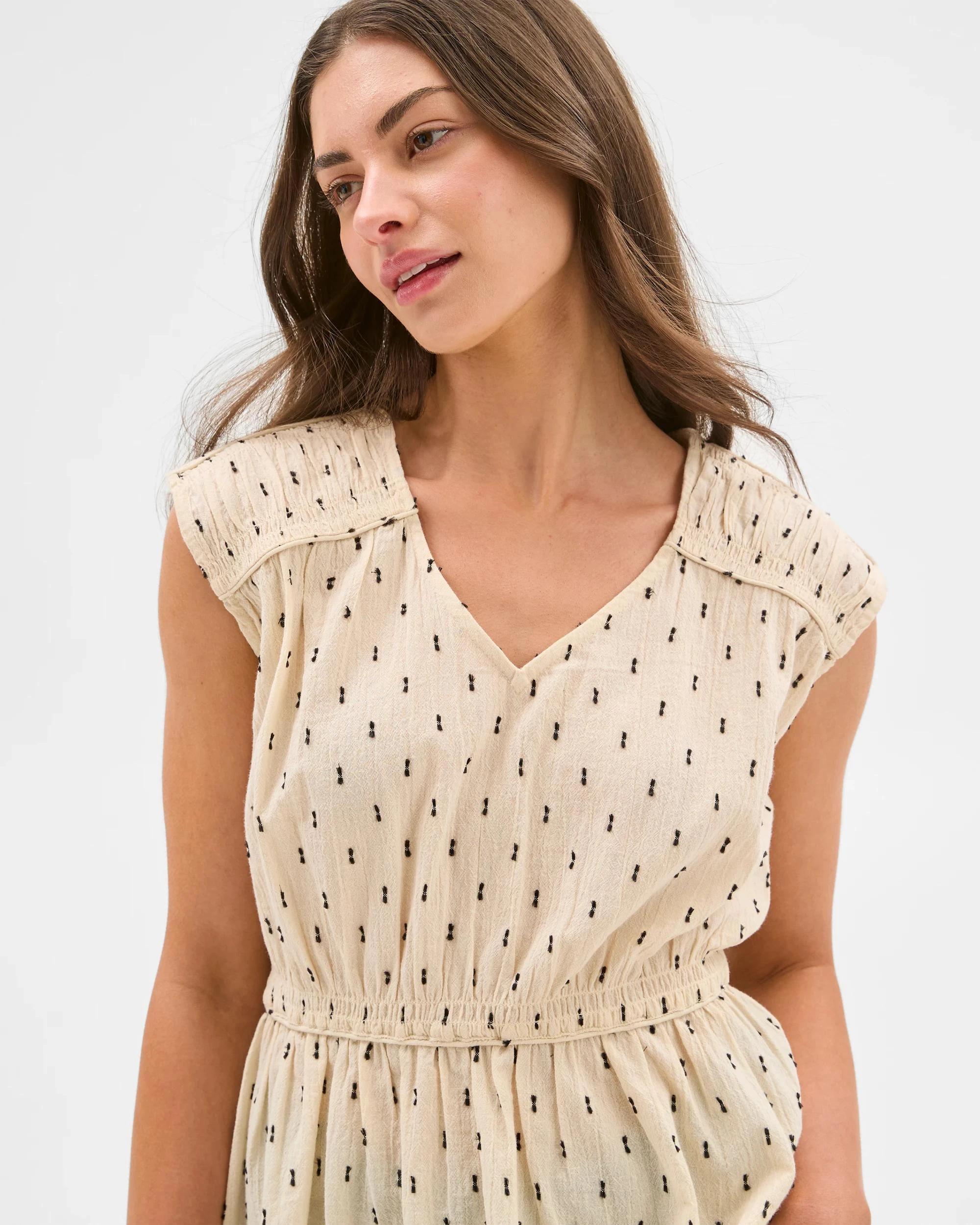 4 Target Petites Sleeveless Dobby Blouse ASH BROWN, 4 of 5