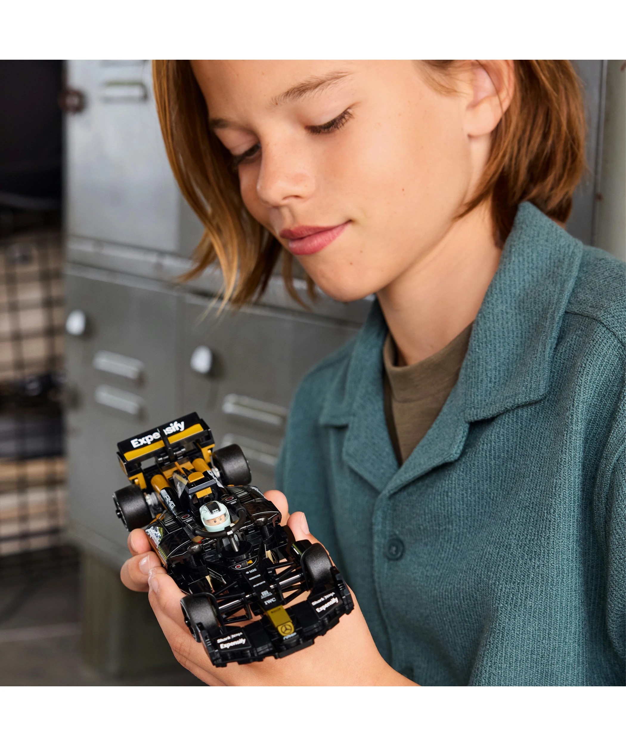 8 LEGO Speed Champions APXGP Team Race Car from F1 The Movie 77252, 8 of 10