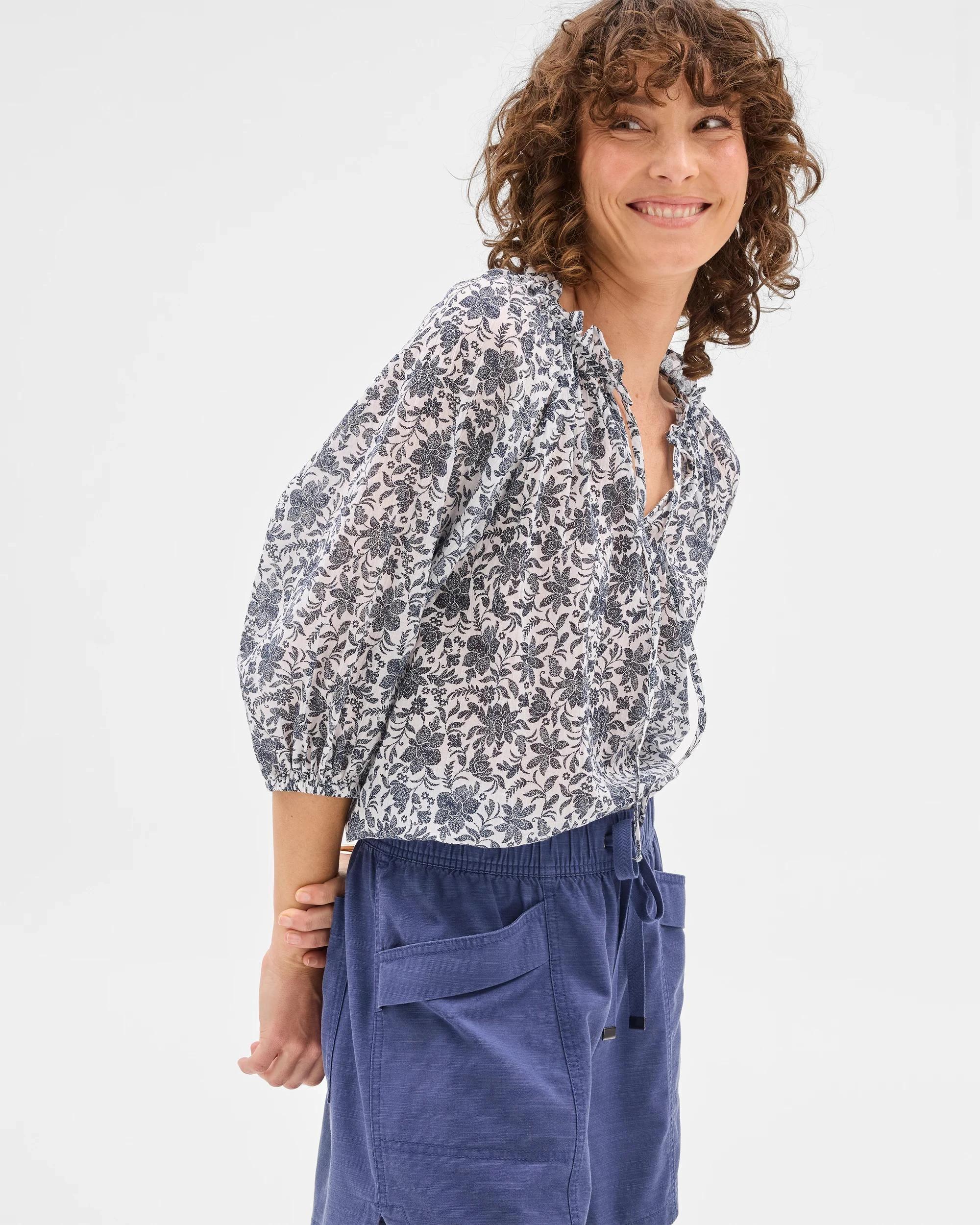 1 Target Dallas Easy Tie Blouse JACOBEAN FLORAL, 1 of 5