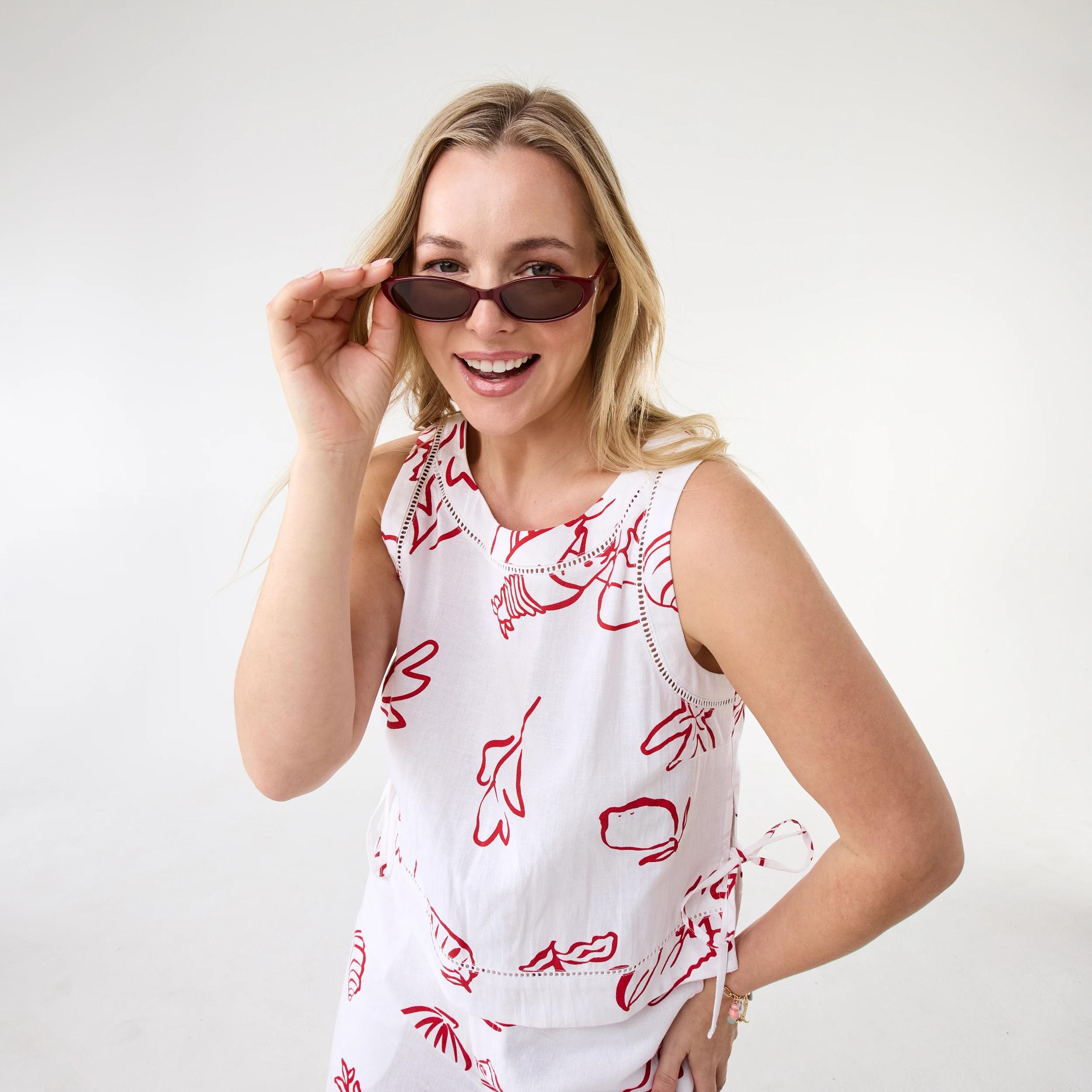 4 Womens Slim Rectangle Sunglasses BURGUNDY CHERRY, 4 of 6