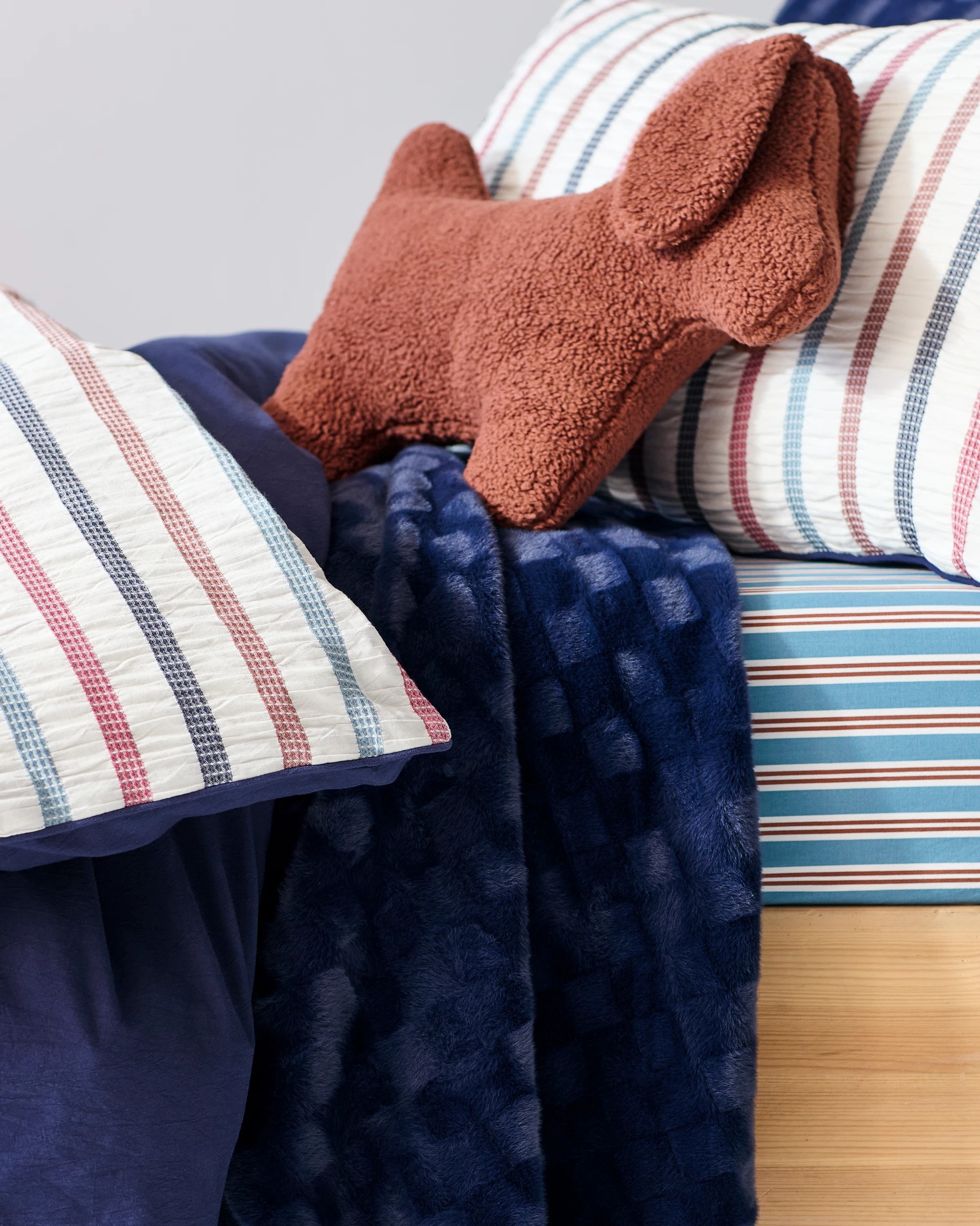 6 Target Frankie Waffle Stripe Seersucker Kids Quilt Cover Set - Queen Bed - Blue, 6 of 9