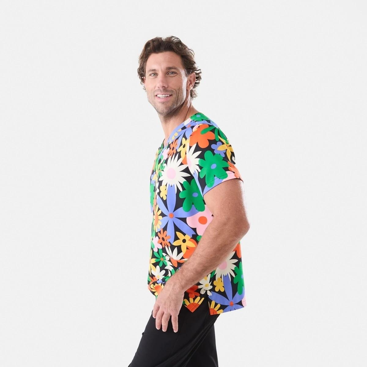 2 Work Short Sleeve Print Scrub Top Ovsz Flora, 2 of 6