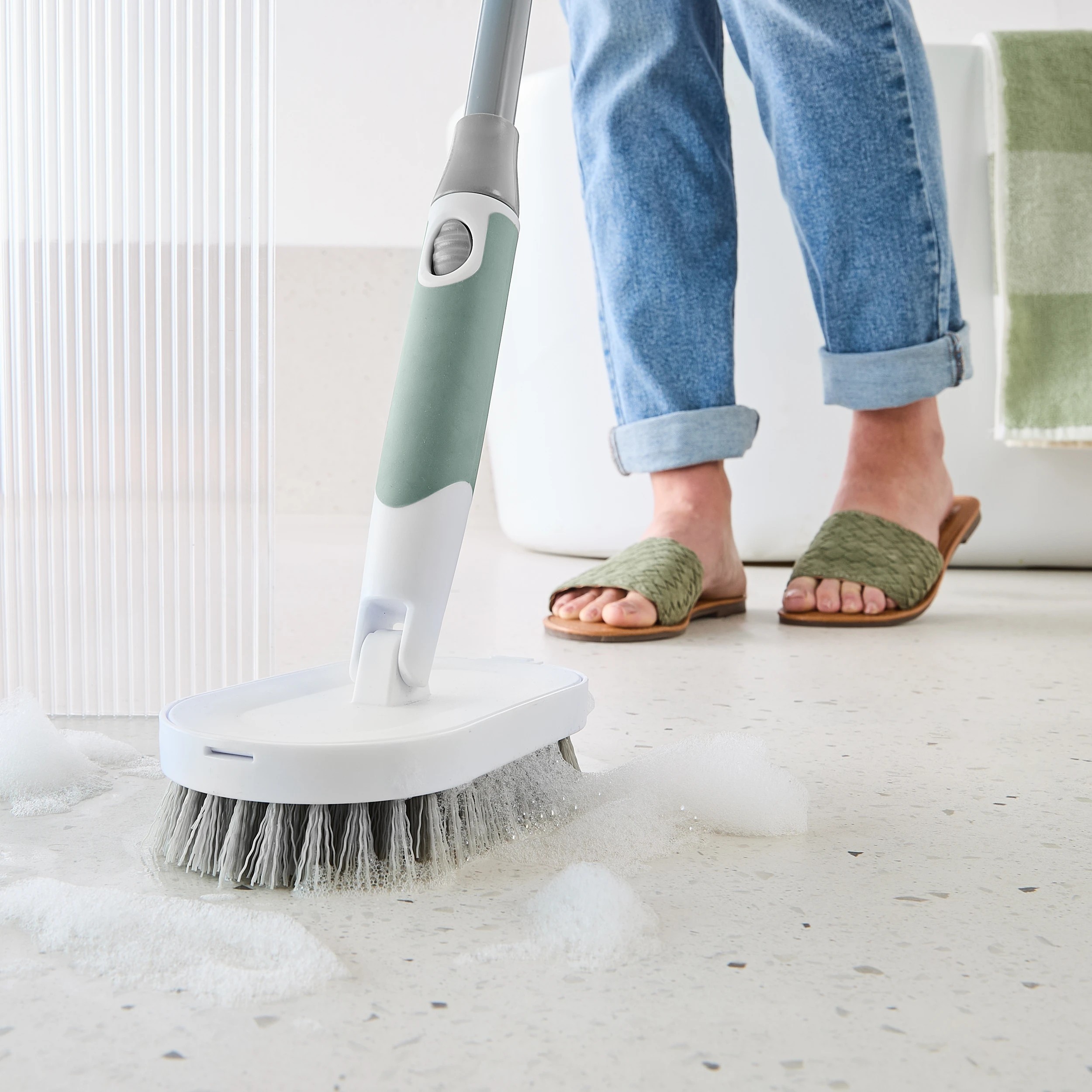 1 Scrub Brush Head - Mix & Match Click Range, 1 of 8