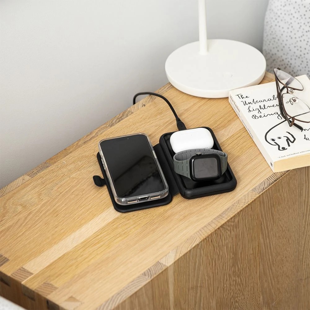 7 Cygnett MagTravel 3-in-1 Wireless Charger Black, 7 of 8