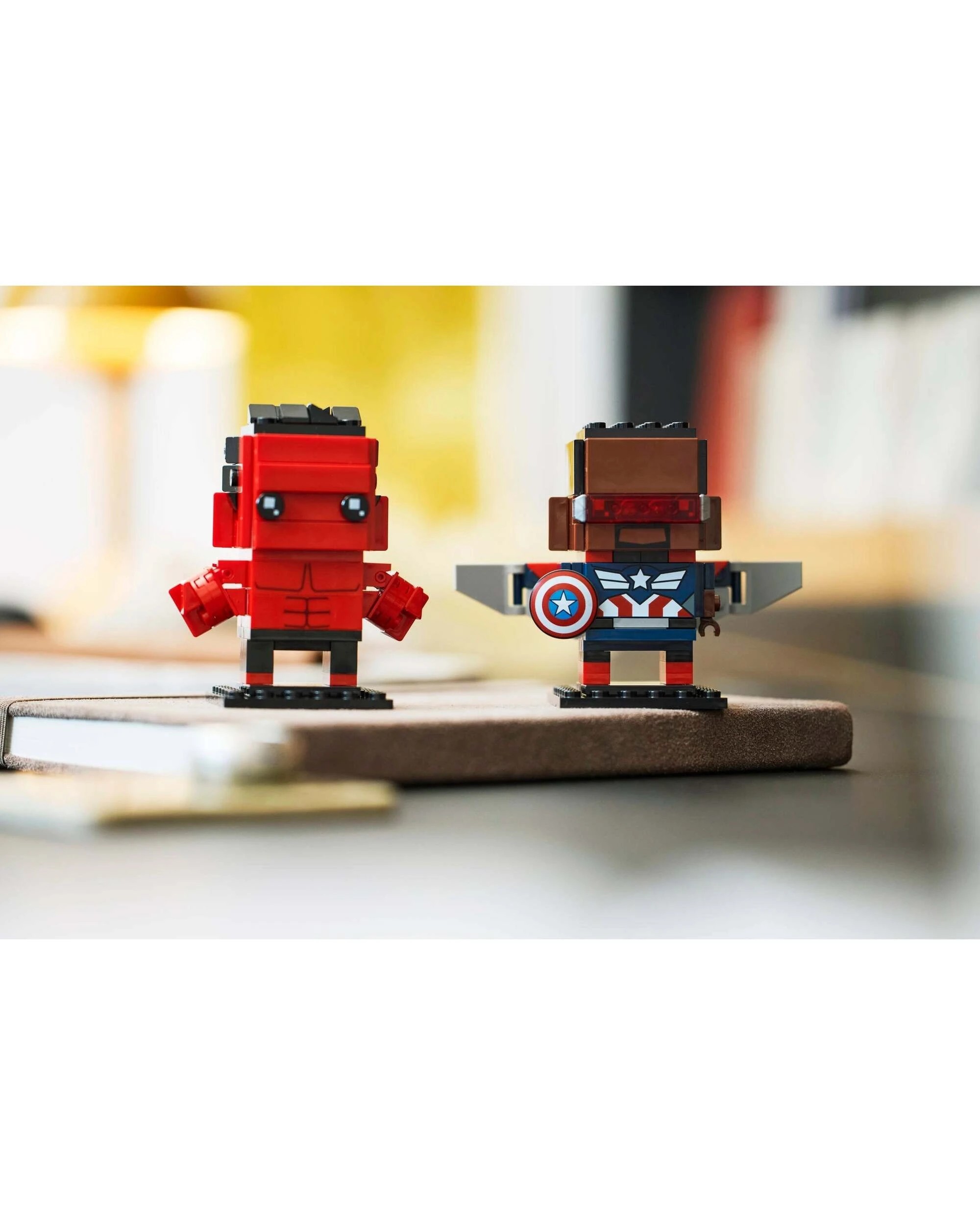 3 LEGO 40668 Captain America and Red Hulk Brickheadz Figures, 3 of 3