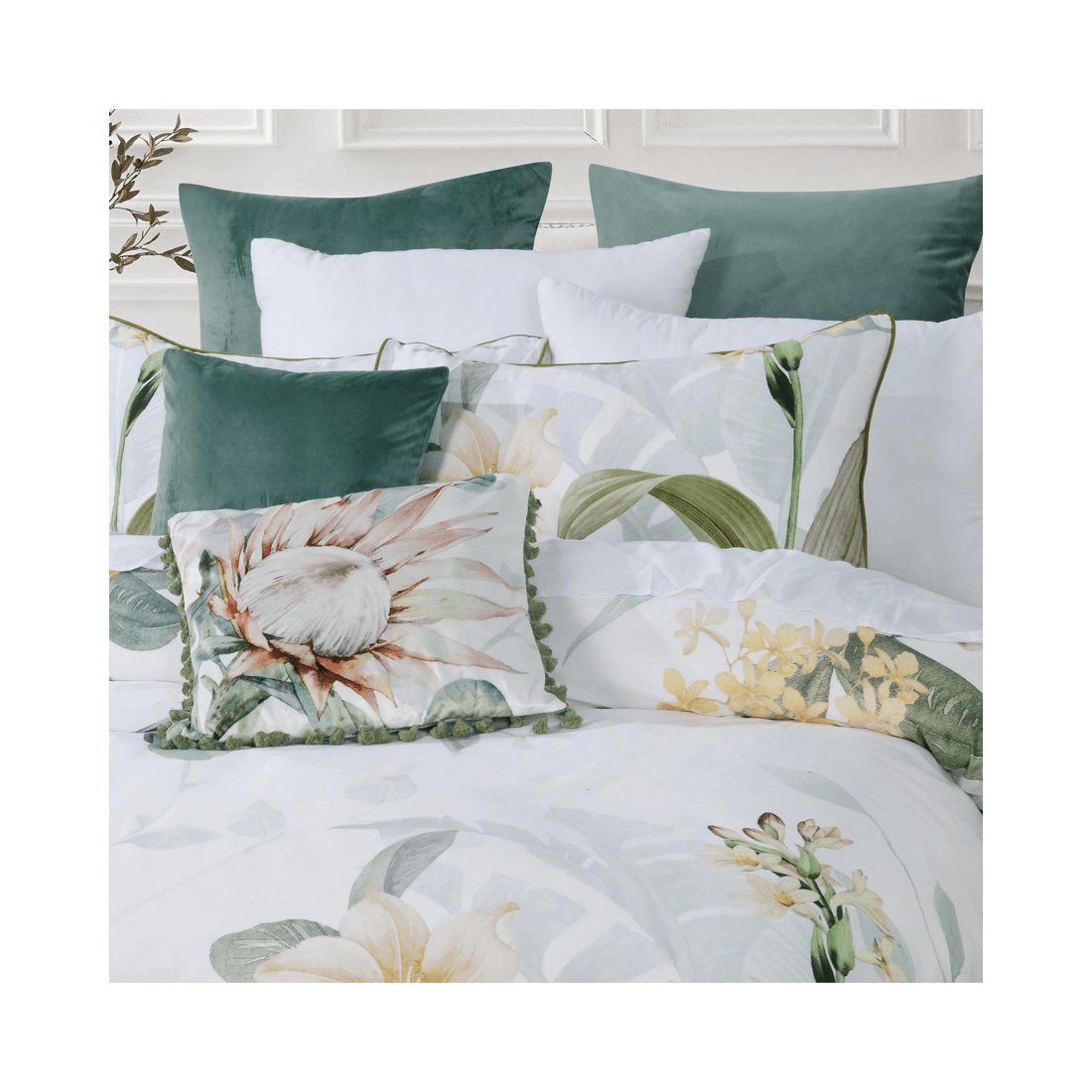3 Bianca Bedding Helensvale Super King Quilt Cover Set - White Floral with Green Piped Edge
 - Super King Bed
 - white, 3 of 5