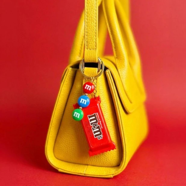 3 M&M’s Read My Lips Lip Balm and Bag Charm 4g - Peanut Butter Flavoured, 3 of 3