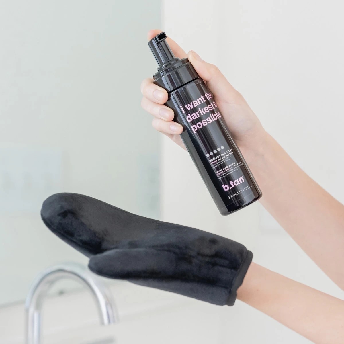 4 b.tan I Want the Darkest Tan Possible Self Tan Mousse 200ml, 4 of 5