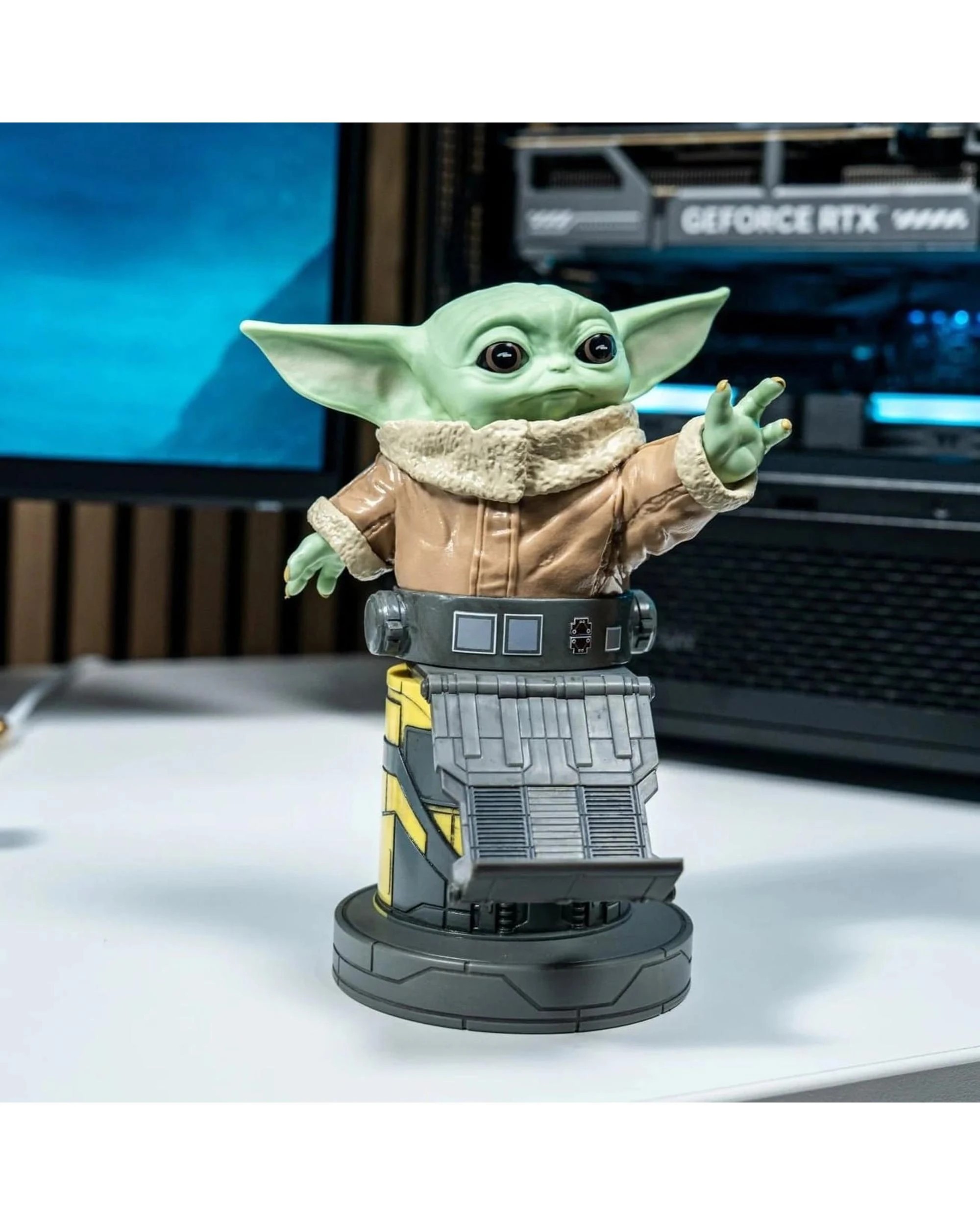 4 Cable Guys REST Star Wars The Mandalorian Grogu Mandalorian Apprentice Phone and Controller Holder, 4 of 5